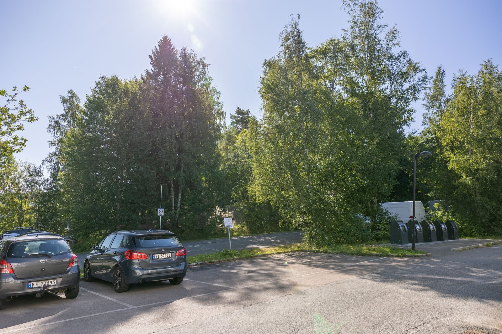 Gjesteparkering i sameiet. Galleribilde