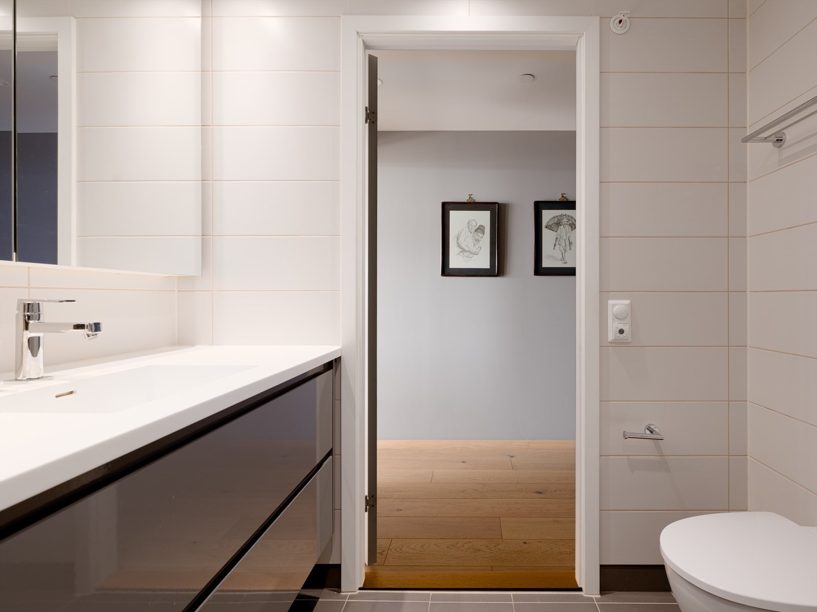 Gjestebad med enkel adkomst fra gang Galleribilde