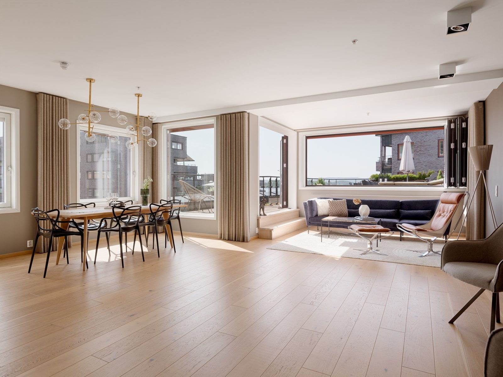 Velkommen til Sørengkaia 121 - Eksklusiv 4-roms med romslig allrom og privat terrasse på 48 m². Galleribilde