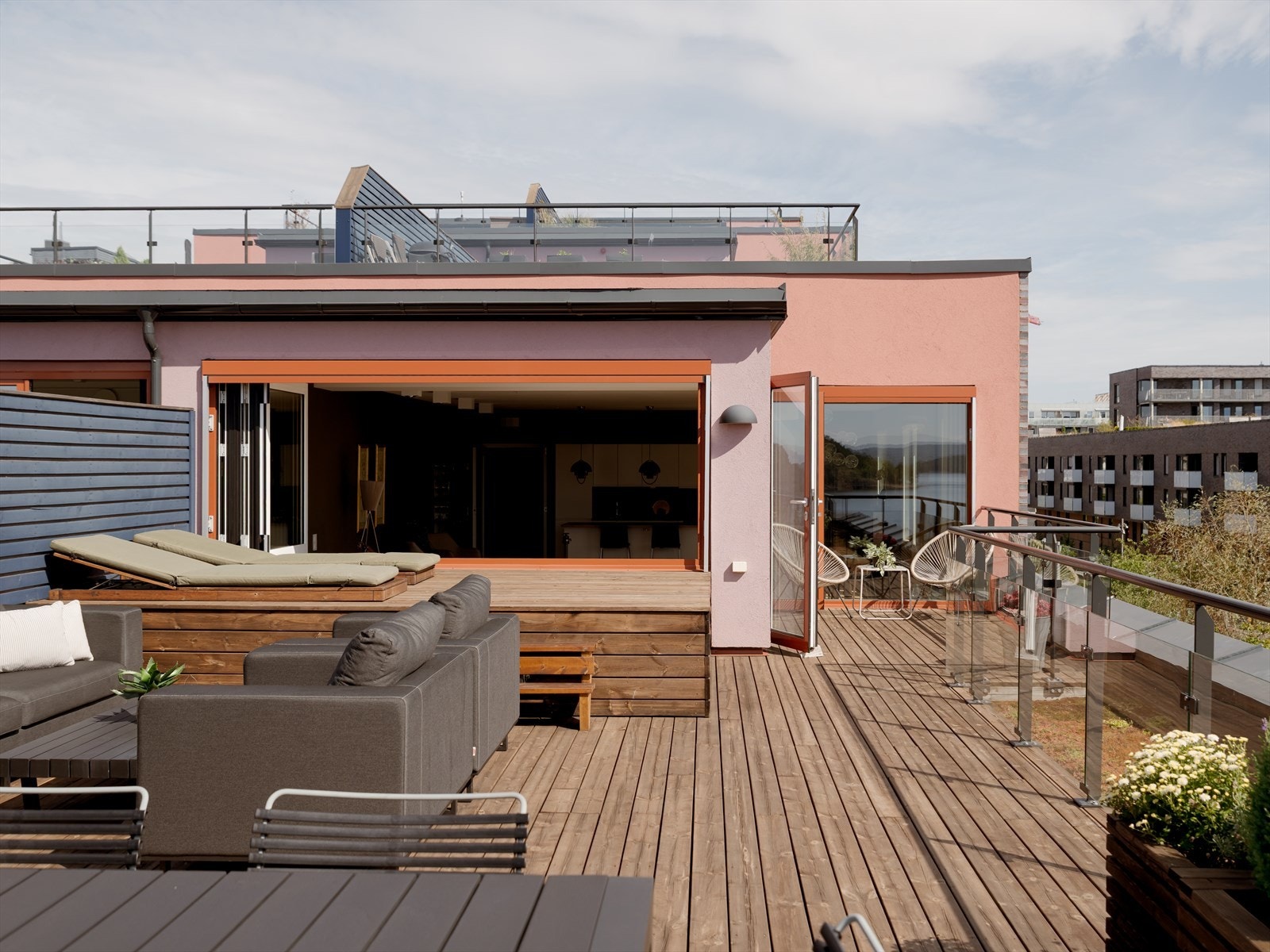 Solrik og privat takterrasse på 48 m²! Galleribilde