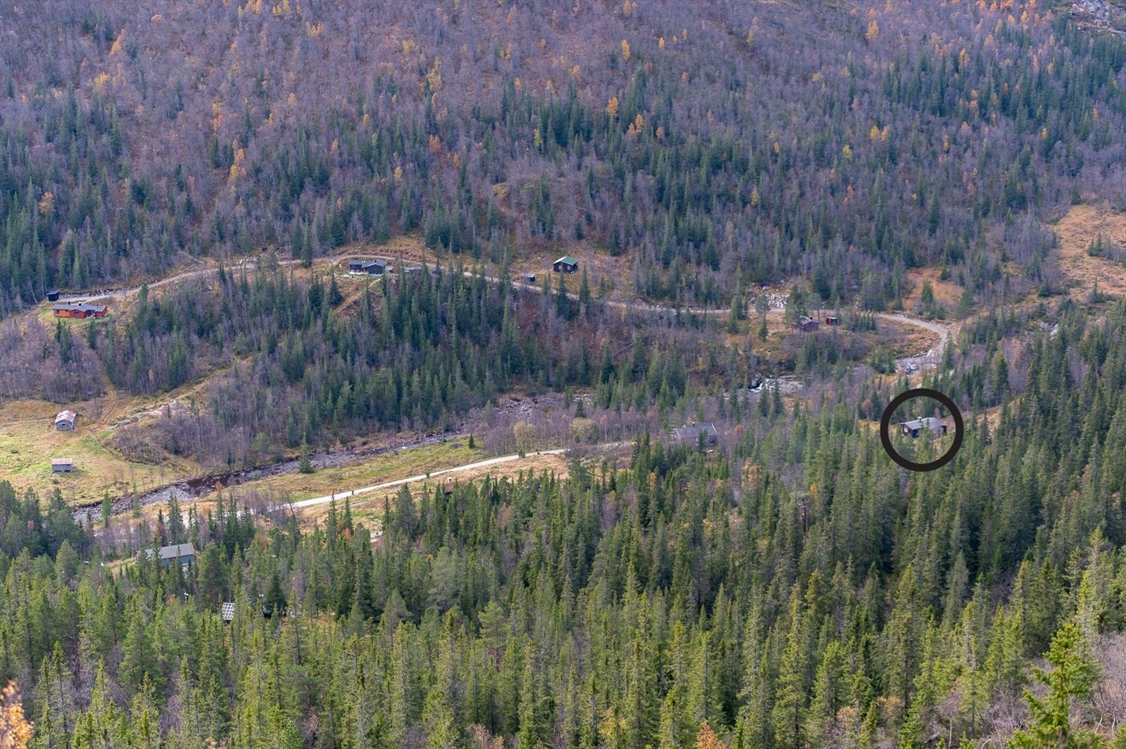 Selgers egne bilder; Oversiktsbilde fra nordøst Galleribilde
