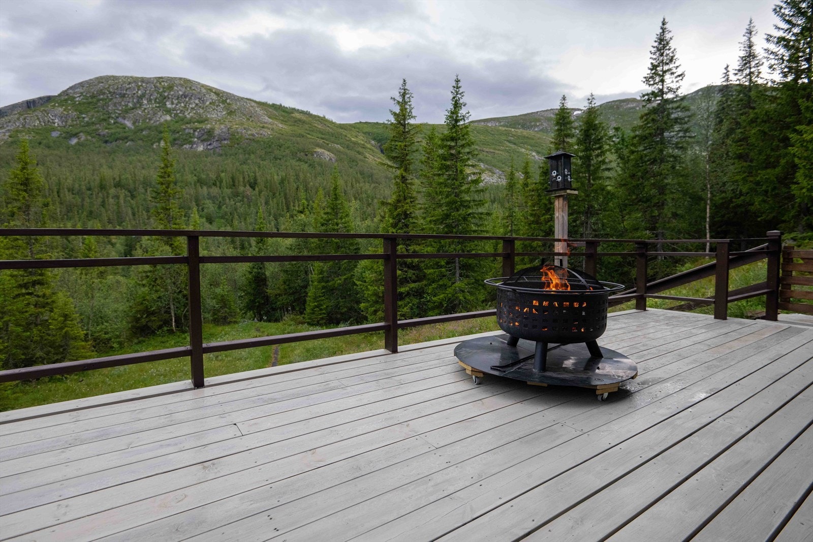 Selgers egne bilder; Kos med bålpanne Galleribilde