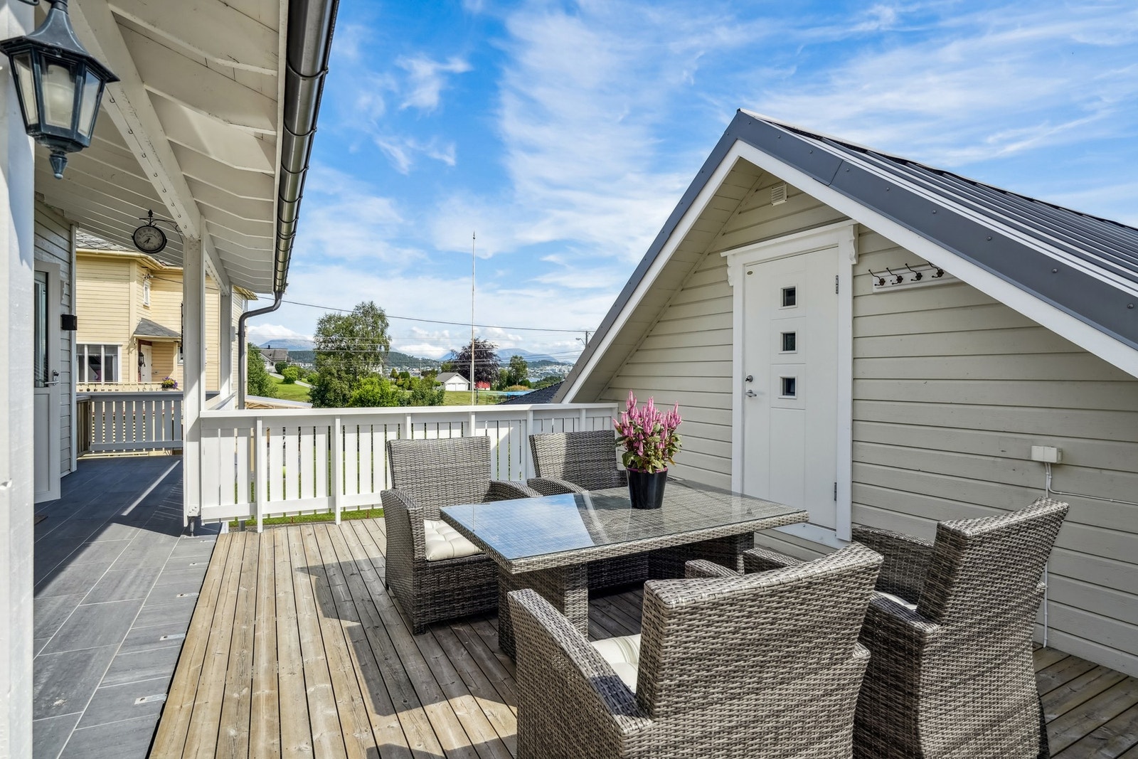 Altanen er det perfekte uterommet for lange sommerdager. Galleribilde