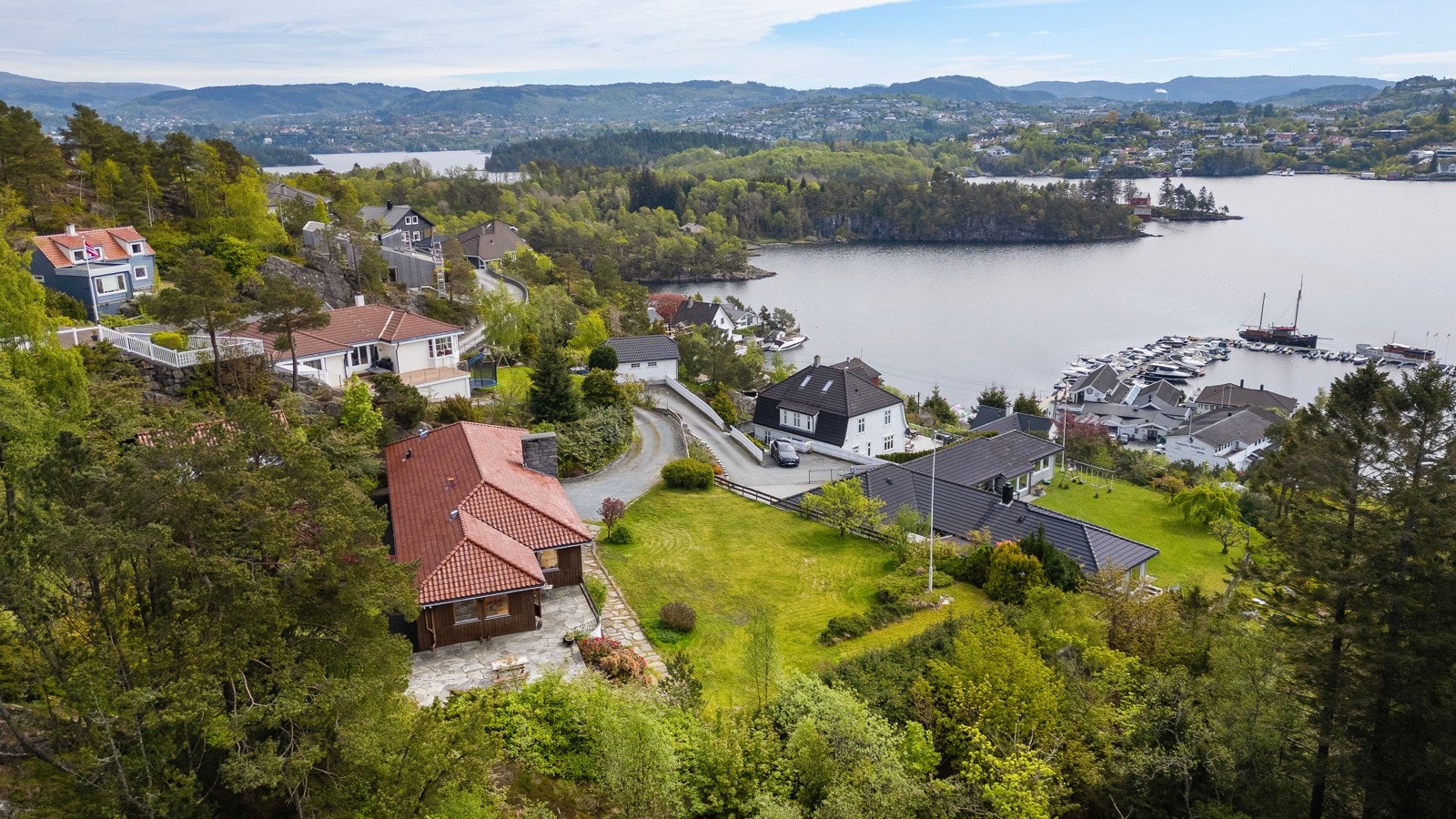 Nærområdet er i all hovedsak bestående av eneboliger Galleribilde