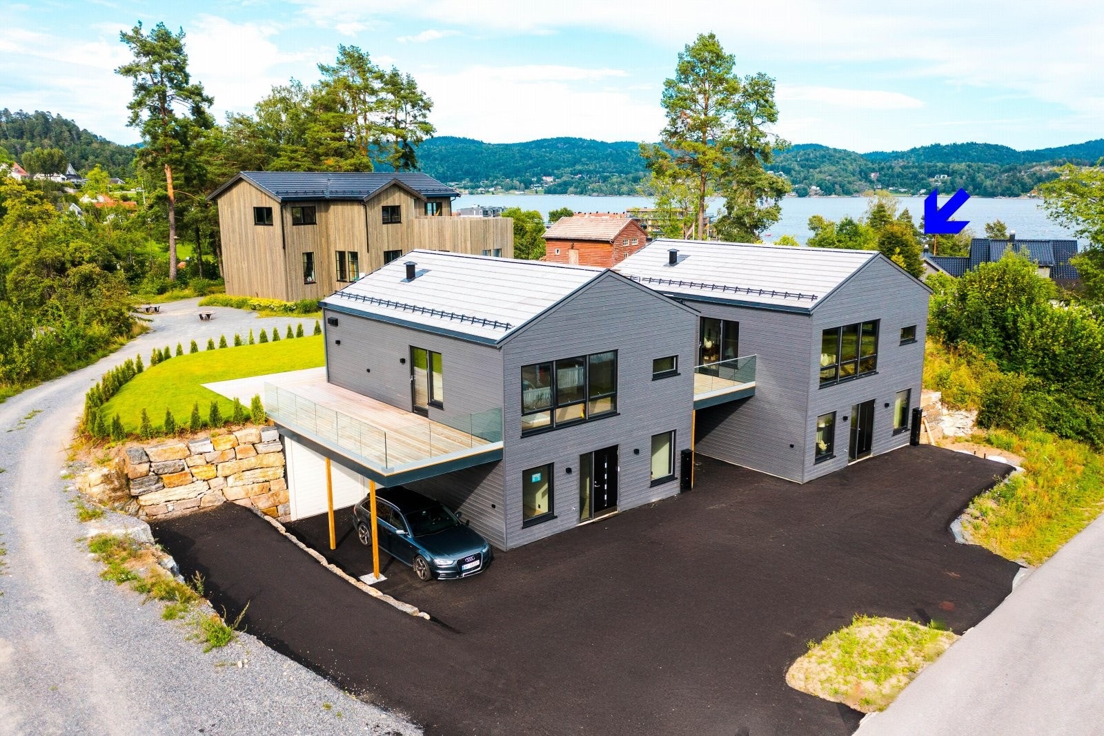 Boligsalg AS og Meglerhuset Telemark har gleden av å presentere Brønnløkkavegen 12 - en moderne enebolig med høy standard, beliggende i et populært og barnevennlig område på Heistad i Porsgrunn. Galleribilde