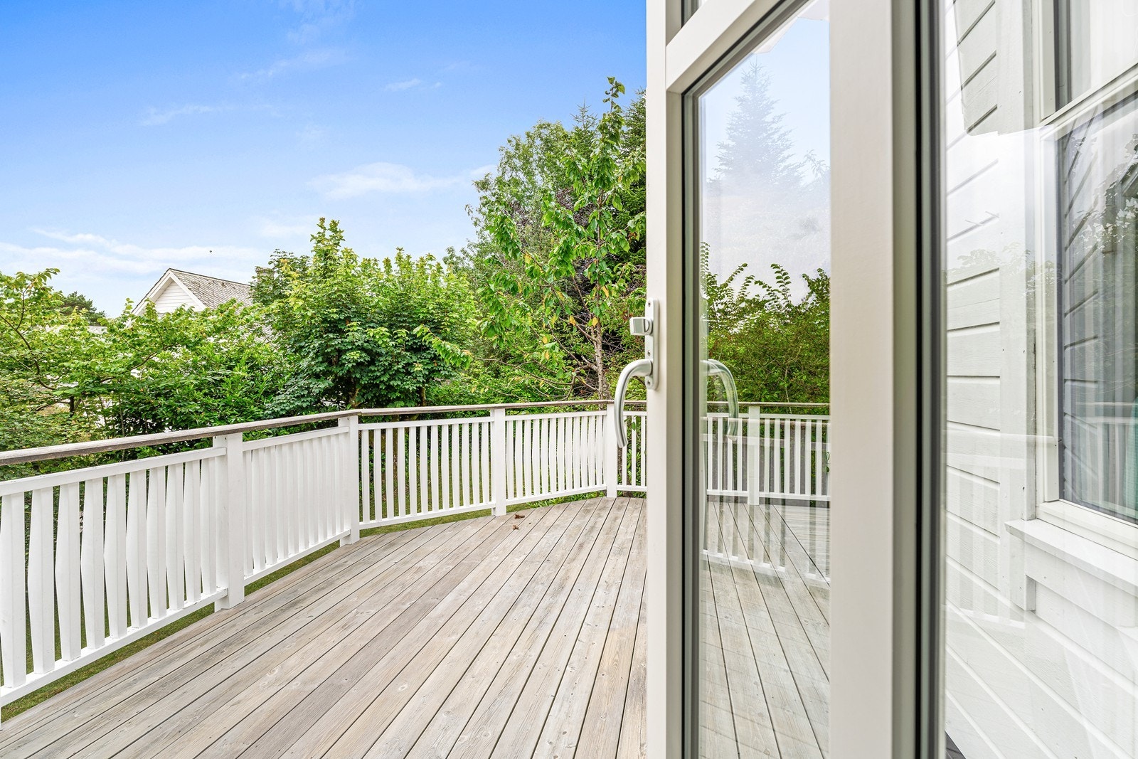 Terrassen er på 21 kvm og er av god størrelse. Galleribilde