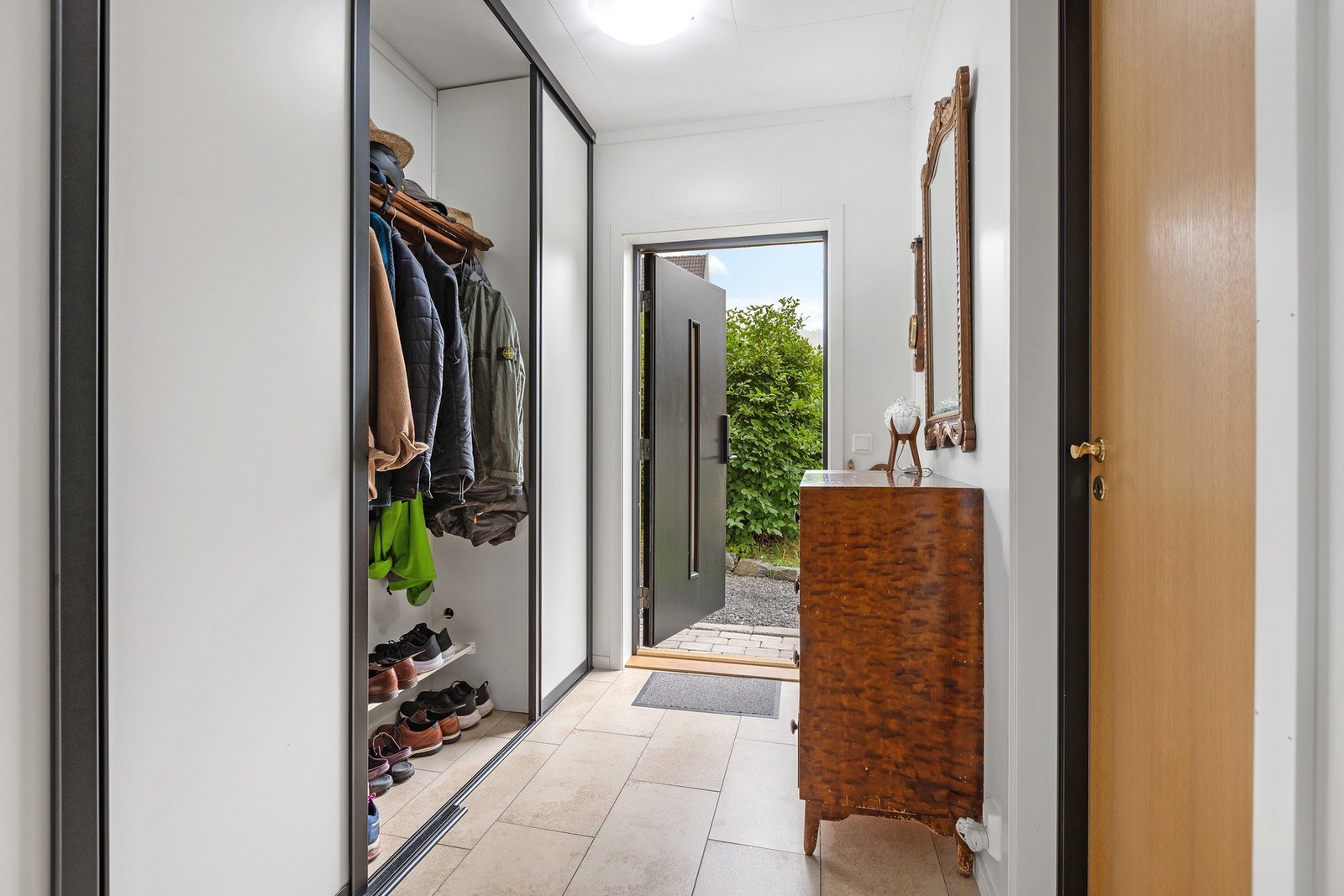 En egen utgang til terreng fra vaskerommet. Galleribilde