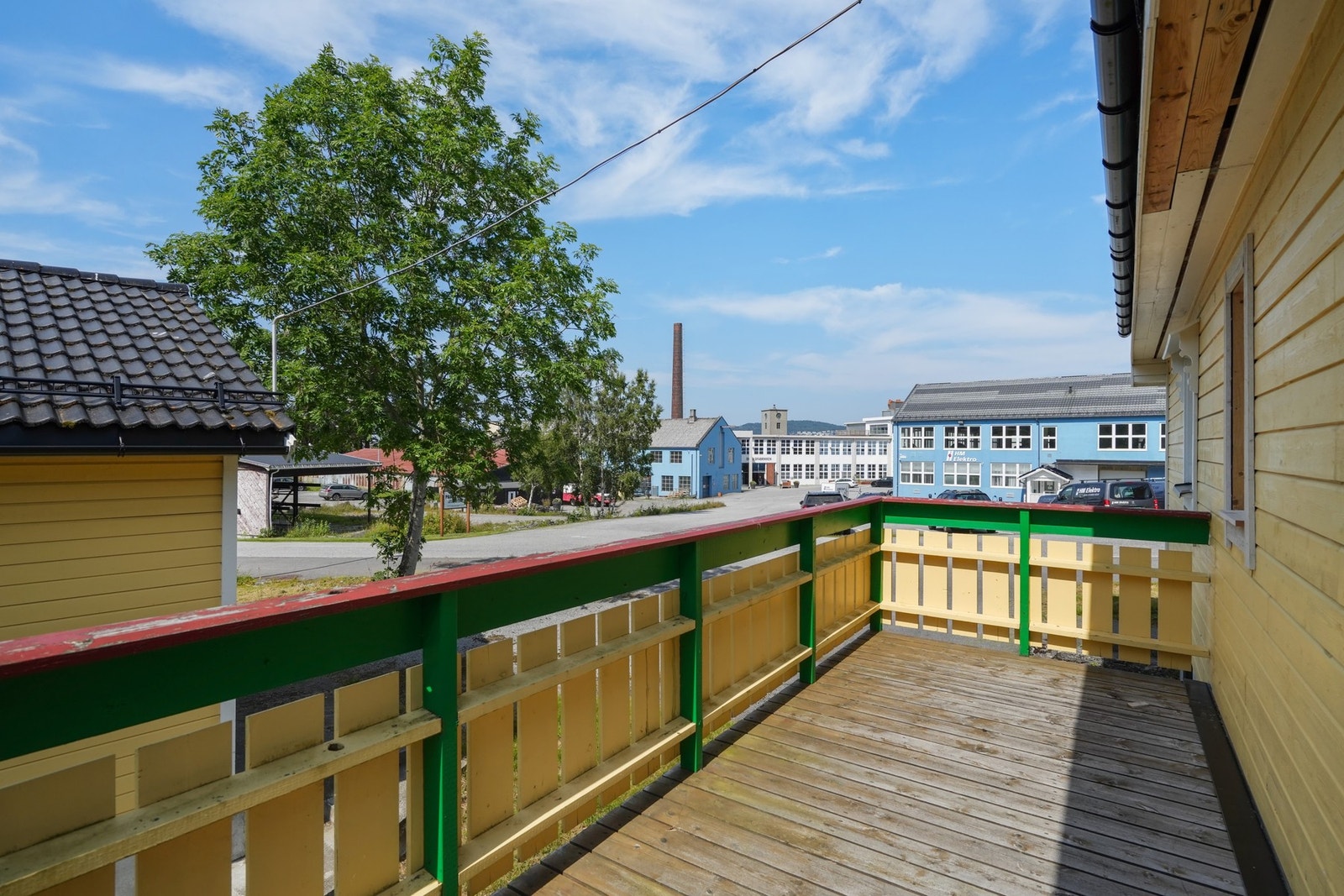 Verandaen er ellers romslig av seg og kan tenkes til å bli et hyggelig samlingspunkt for både familie og venner. Galleribilde