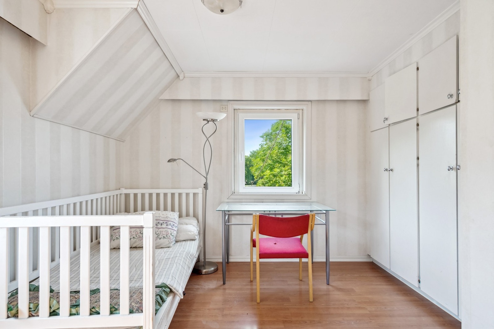 Også her er bruksmulighetene store, enten man har behov for de ekstra soverommene eller ønsker å etablere et hjemmekontor. Galleribilde