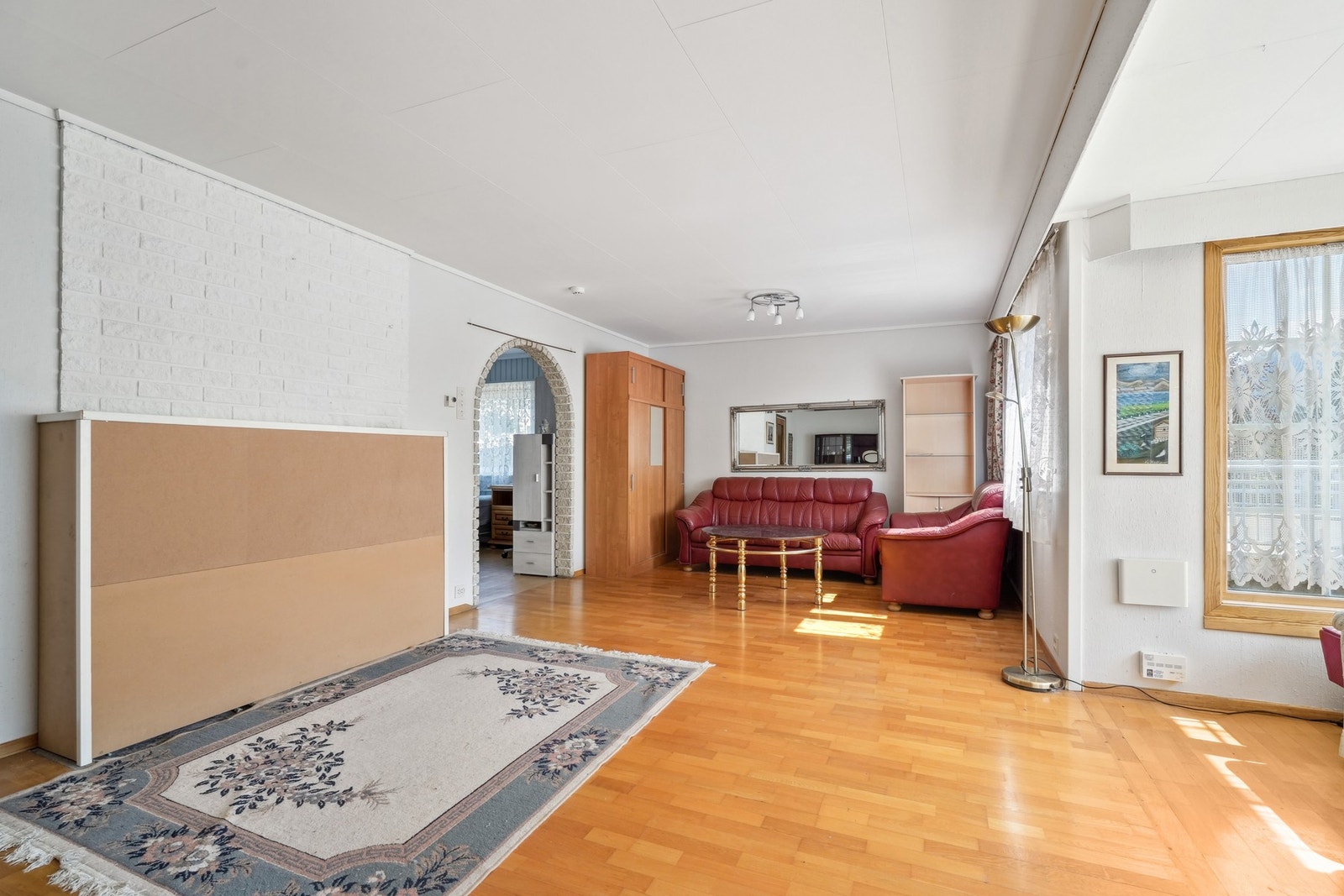 Her søkes det en ny eier som er villig til å brette opp ermene for å sette sitt eget preg på hjemmet de alltid har drømt om. Galleribilde