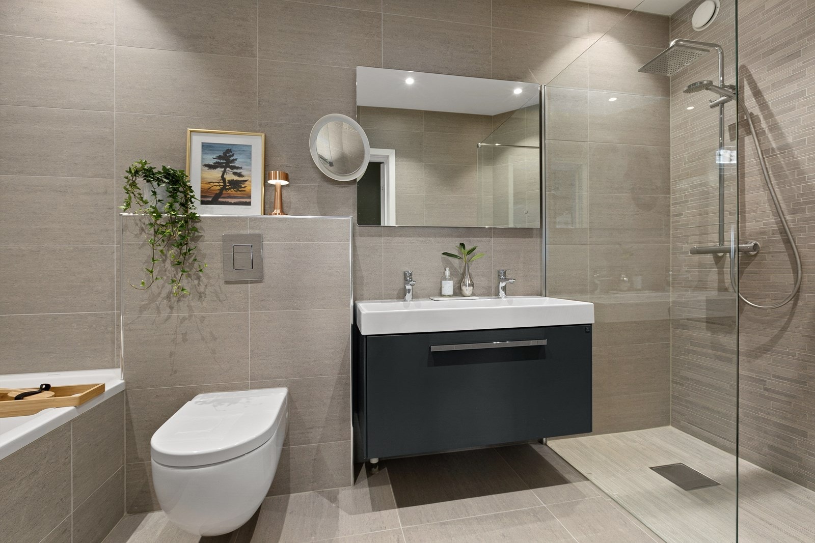 Lunt og delikat bad renovert i 2019 Galleribilde