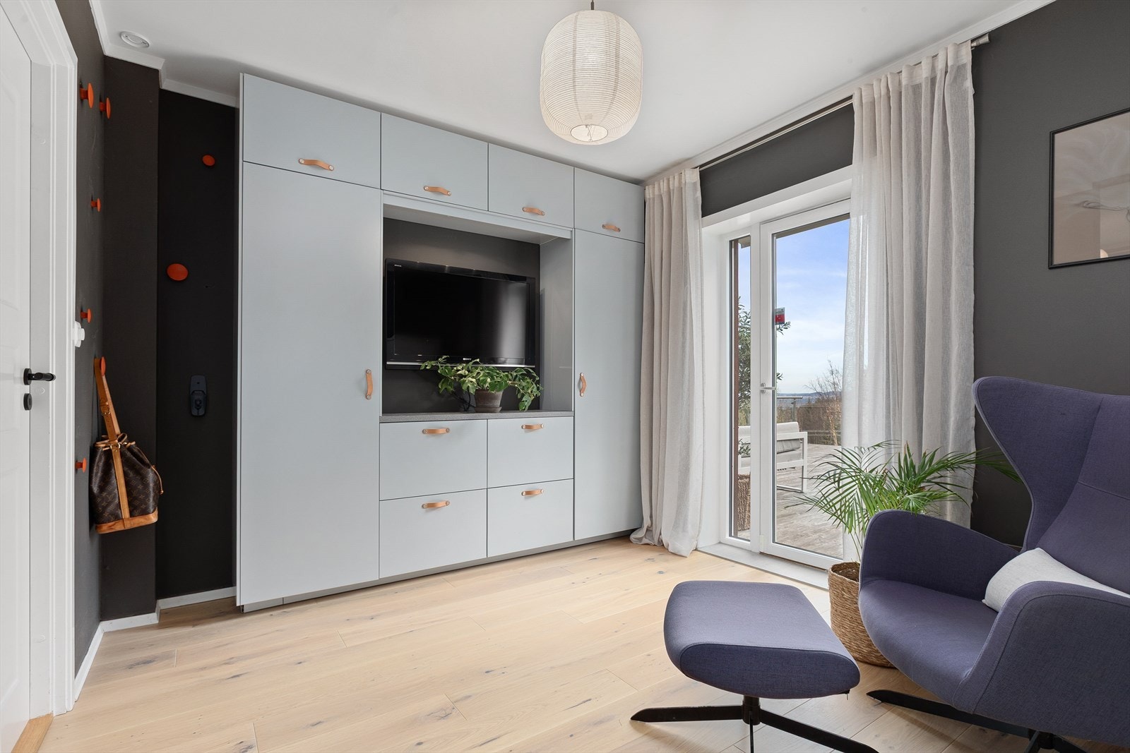 Skap med god utnyttelse og oppbevaringsmuligheter Galleribilde