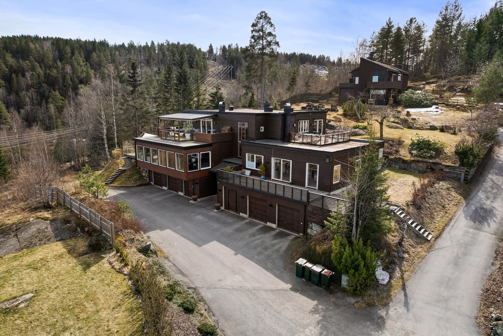 Boligen er beliggende innerst i blindvei uten gjennomgangstrafikk Galleribilde