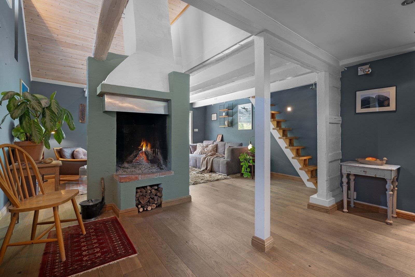 Det flotte stuerommet har bøttevis av sjarm og sjel. Galleribilde