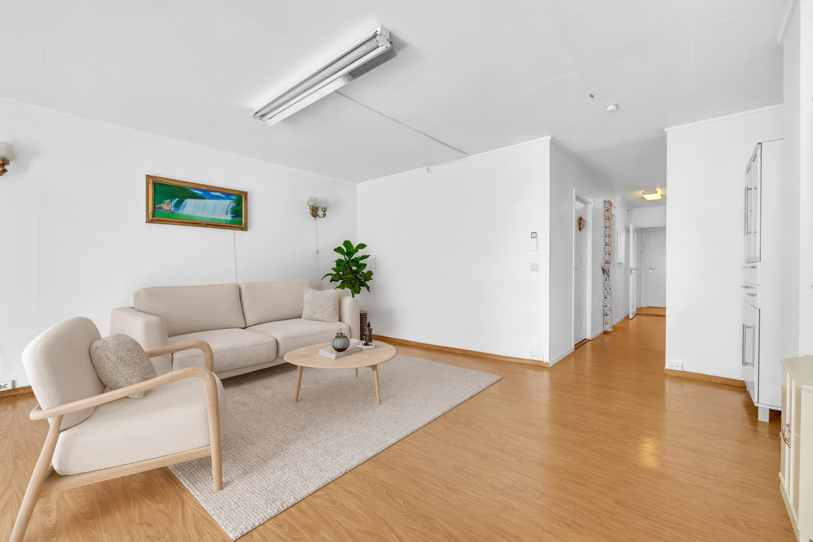 Bildet er digitalt møblert og ment som en illustrasjon. Faktisk innredning, farger og tilstand kan avvike fra det som fremkommer på bildet. Galleribilde