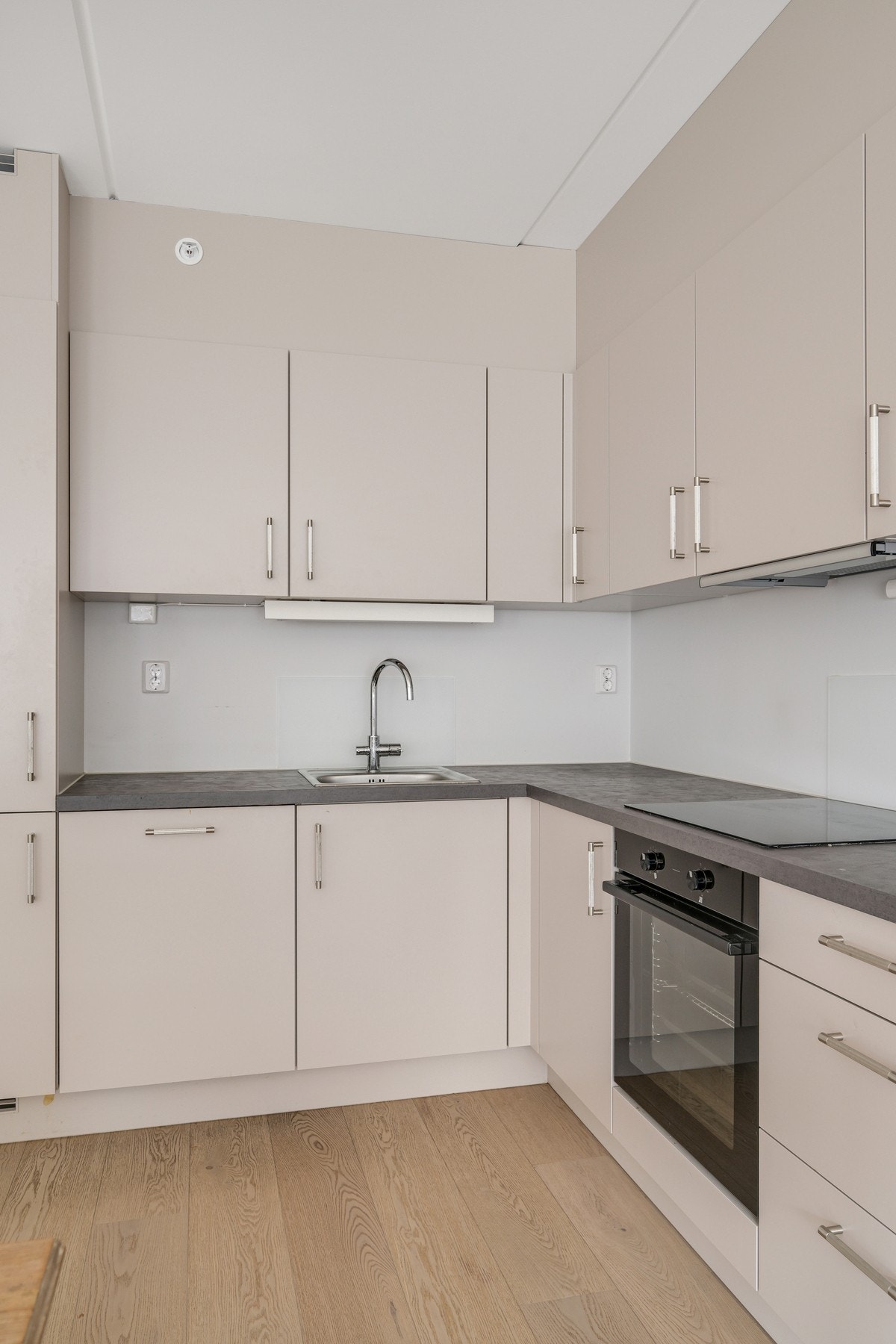 Hvitevarene på kjøkkenet medfølger Galleribilde