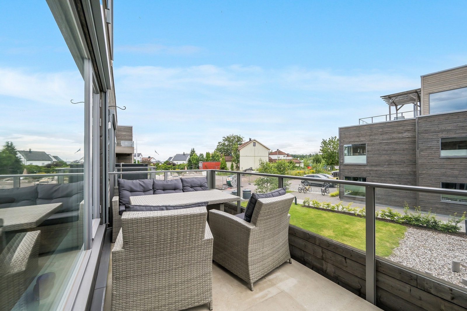 Solrik veranda mot vest Galleribilde