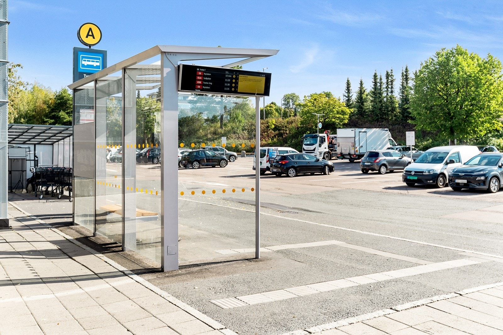Tveita bussholdeplass Galleribilde
