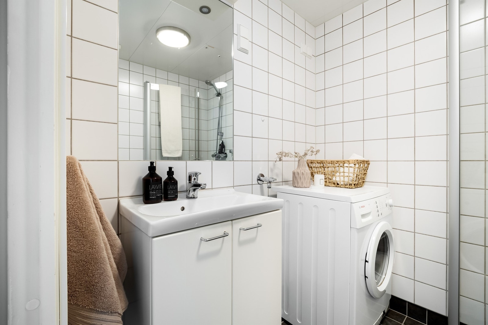 Et romslig, tidløst bad. Galleribilde