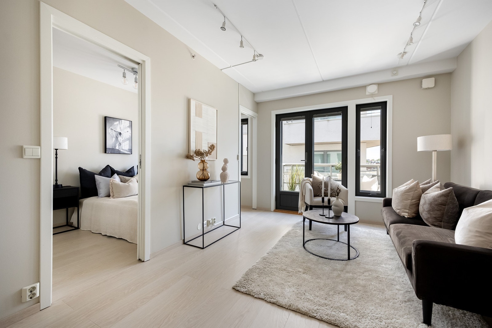 Velkommen til Sørkedalsveien 9 E! Presentert av Sara Marie Zachariassen Østbye v/ Krogsveen Eiendomsmegling. Galleribilde