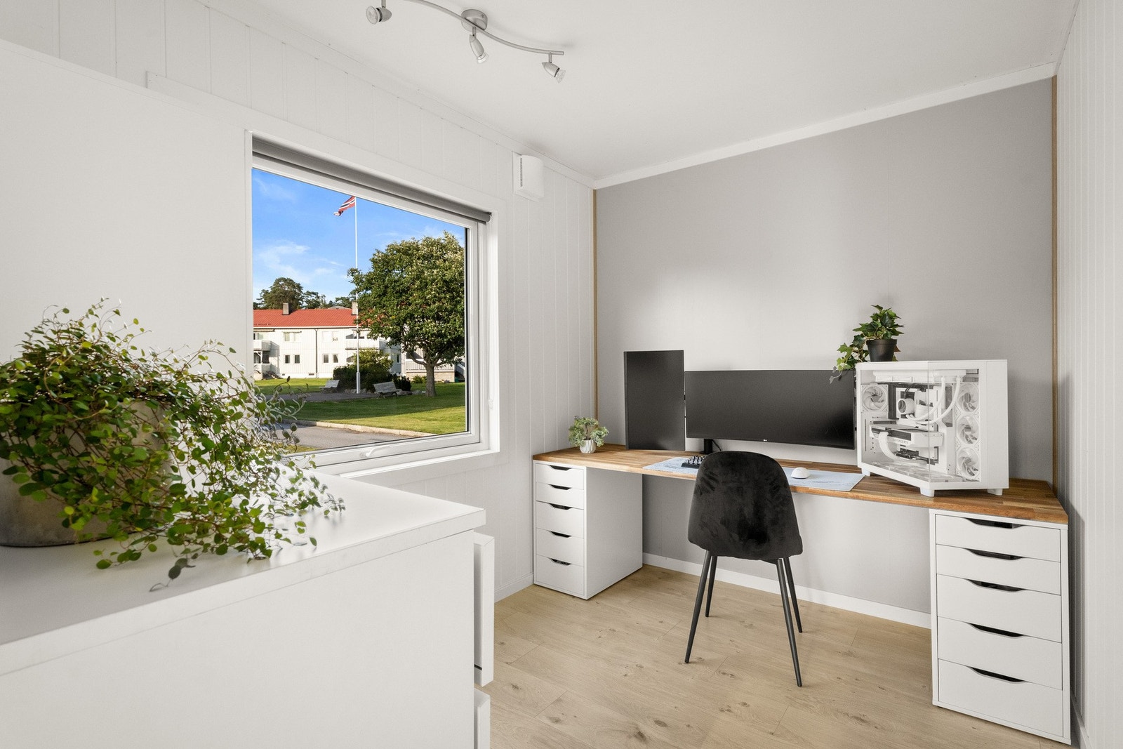 Det andre soverommet er ideelt som barnerom, kontor eller gjesterom. Galleribilde