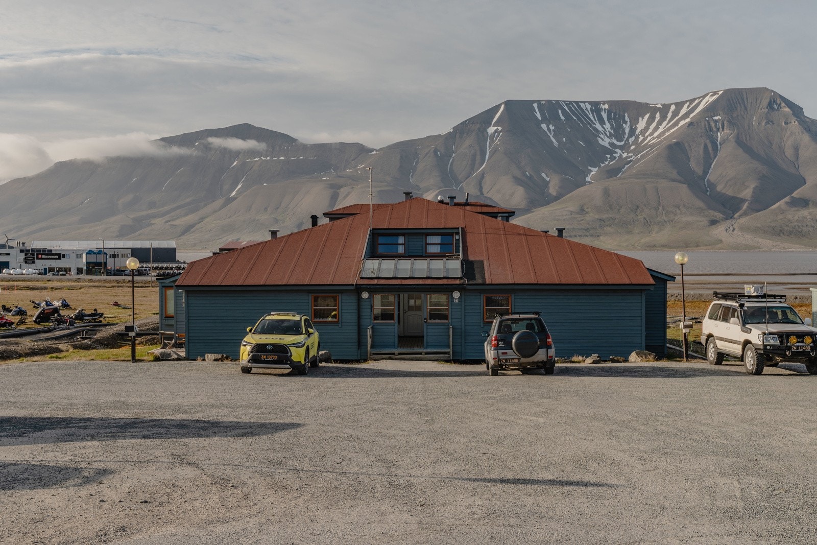 Storhaug-og-partnere-Vei-238-Longyearbyen-Bedehuset-Fasade-02 Galleribilde