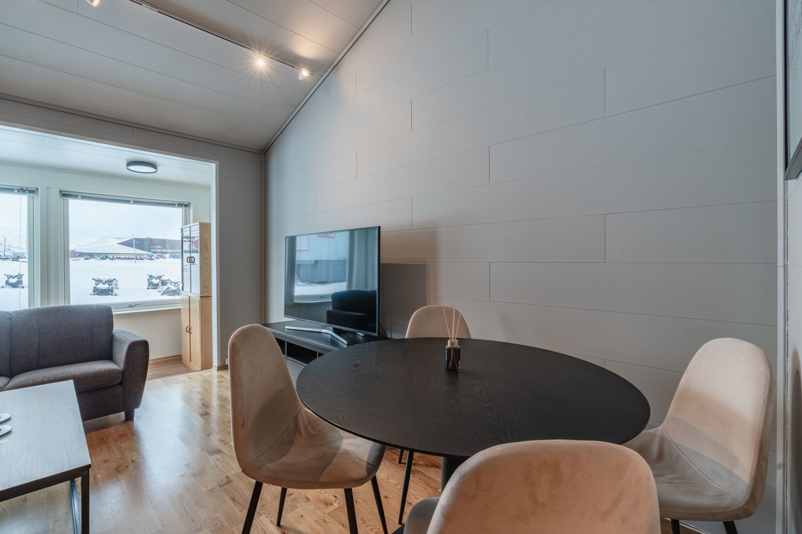 Rommet har svært god takhøyde Galleribilde