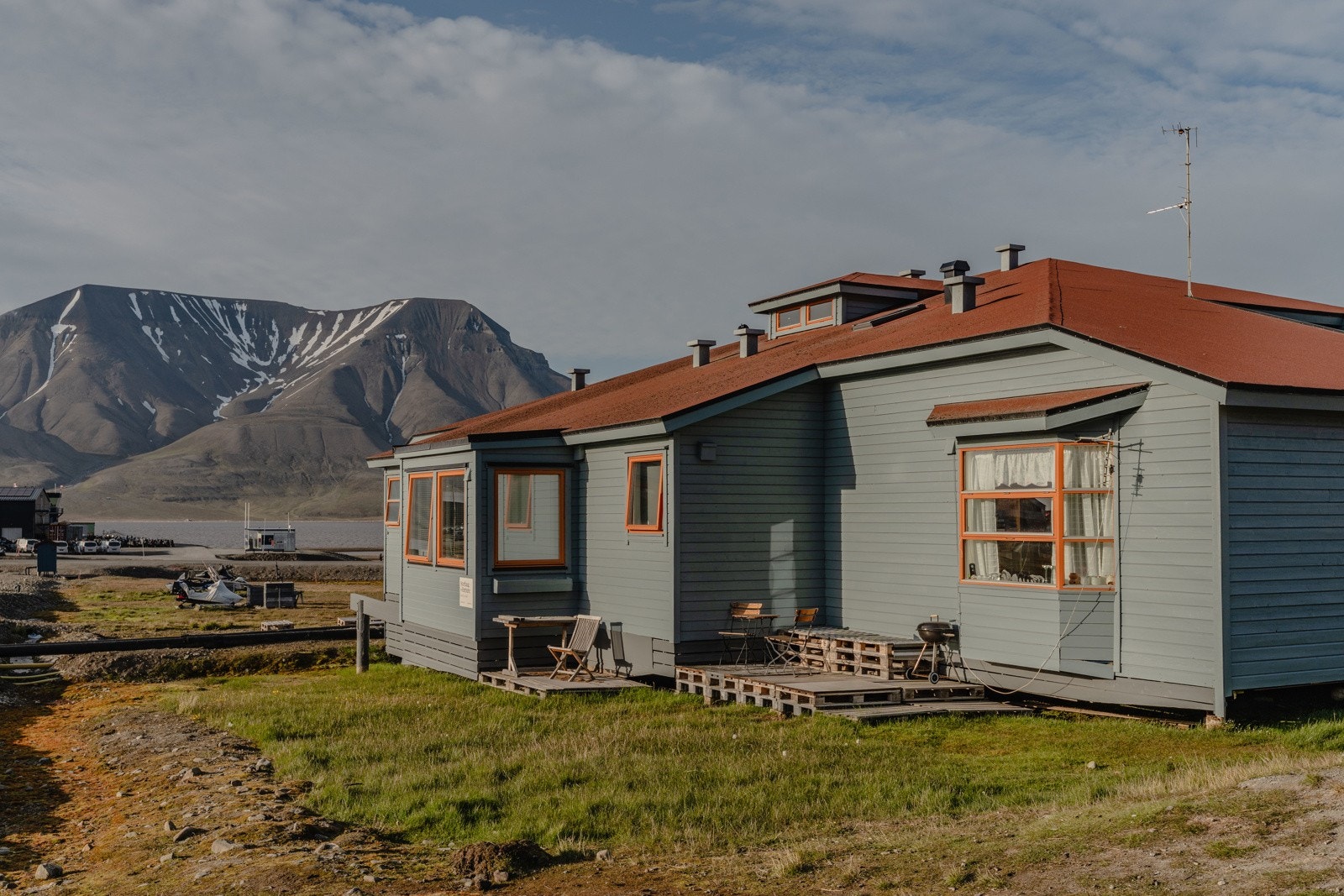 Velkommen til flotte Vei 238 - 21, en godt beliggende og innholdsrik 2-roms selveier med hems Galleribilde