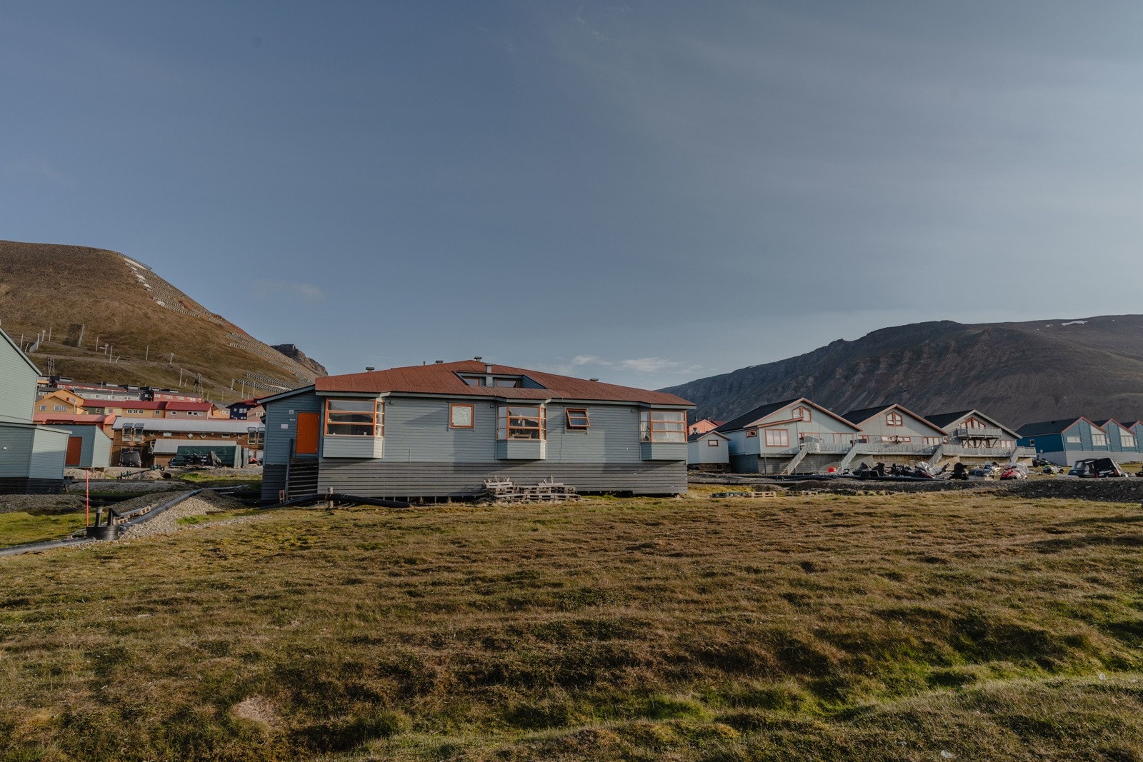 Storhaug-og-partnere-Vei-238-Longyearbyen-Bedehuset-Fasade-15 Galleribilde