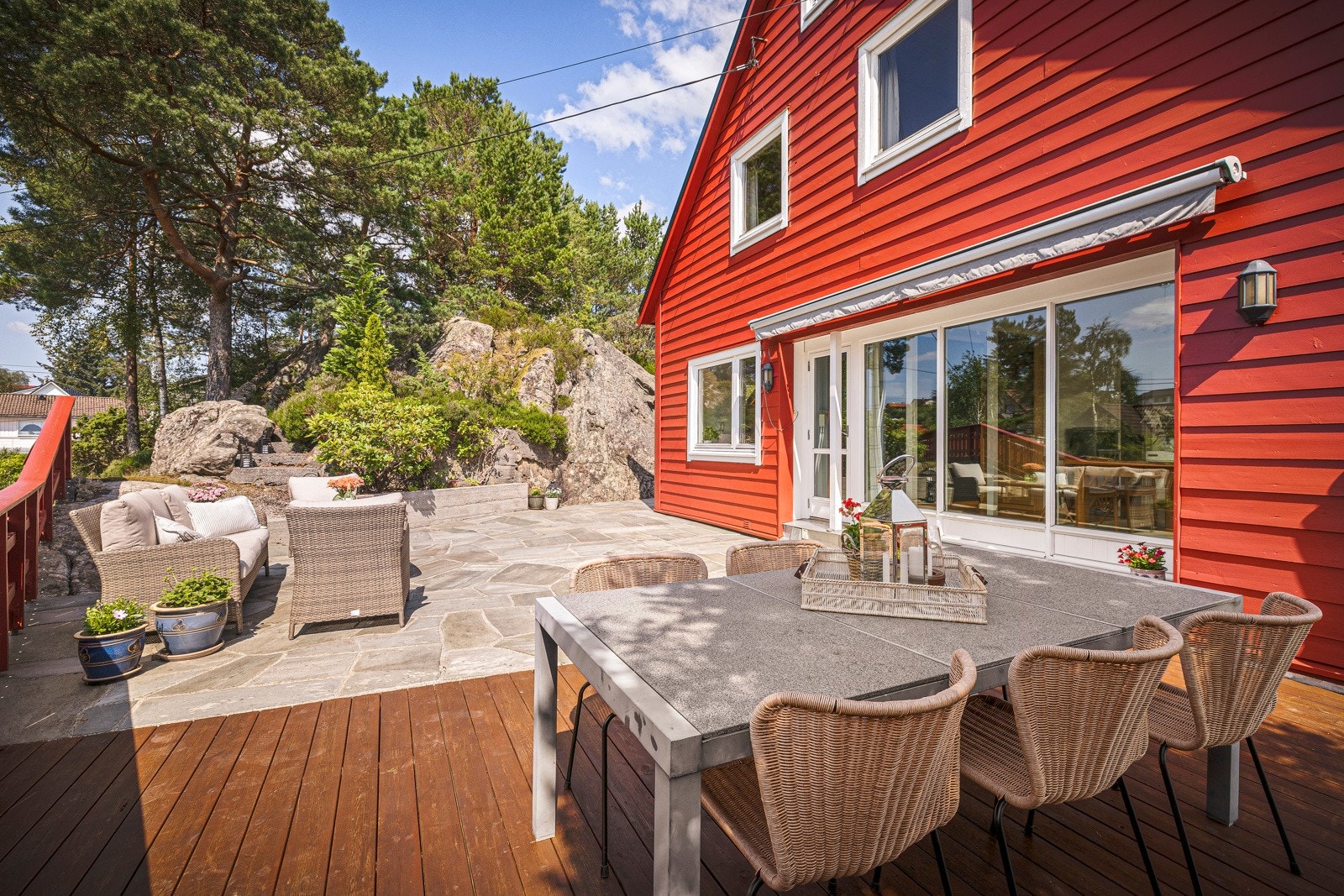 - Her er det god plass til flere sittegrupper - Galleribilde