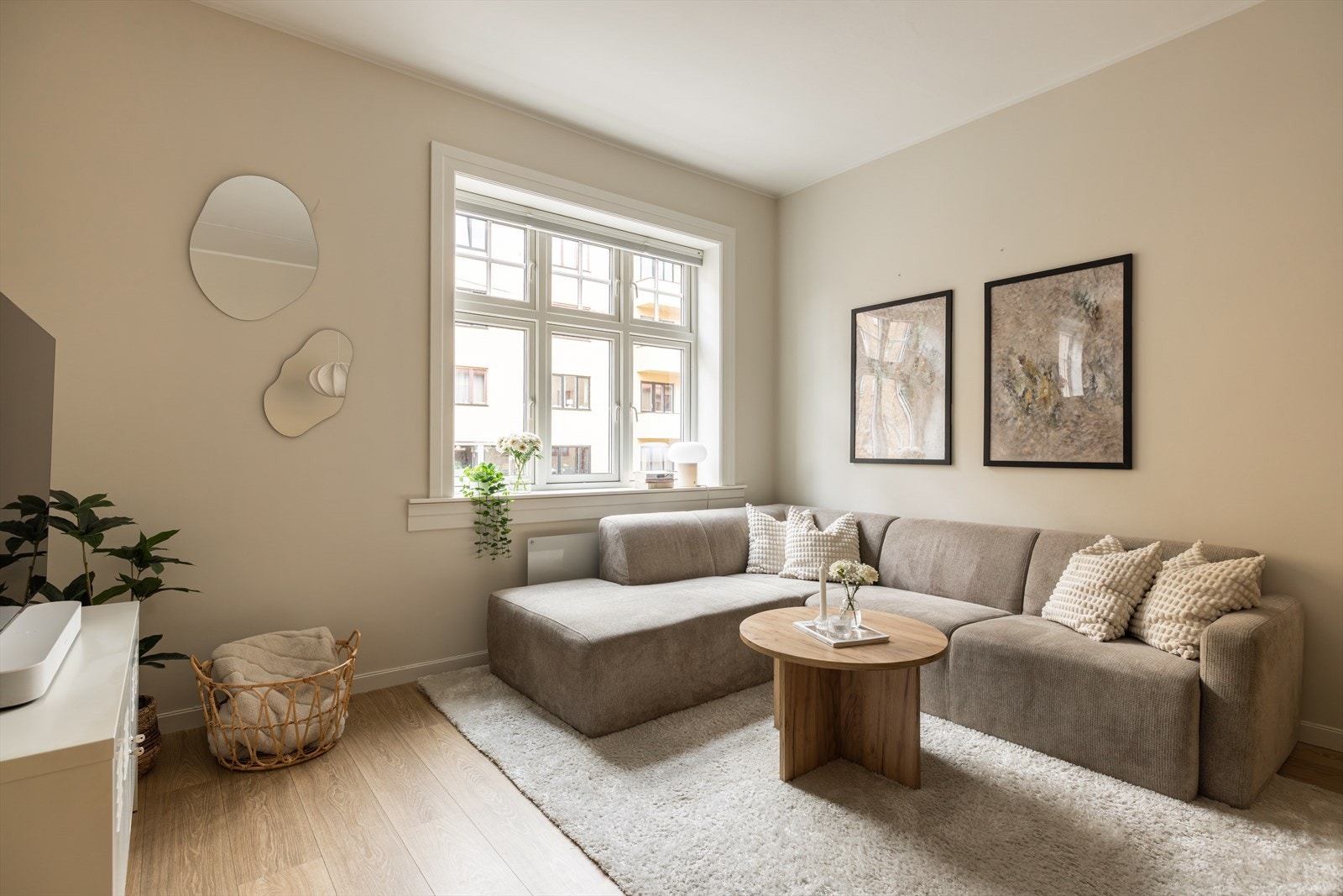 Gjennomgående og romslig 3-roms i klassisk bygård - attraktiv beliggenhet mellom Torshov og Grünerløkka! Galleribilde