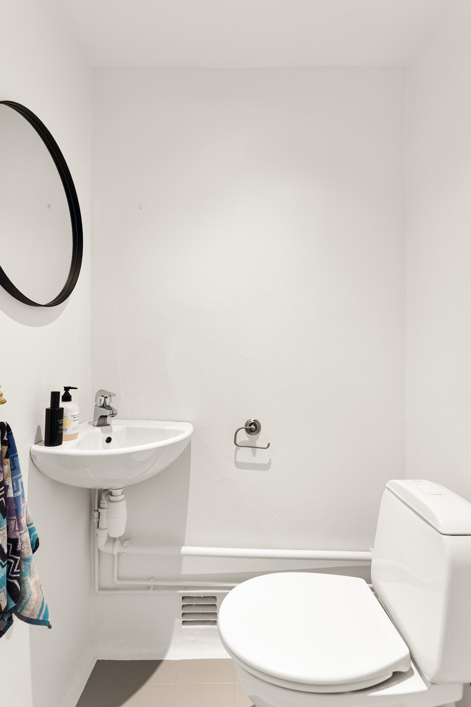 Separat wc-rom med adkomst fra entréen. Galleribilde