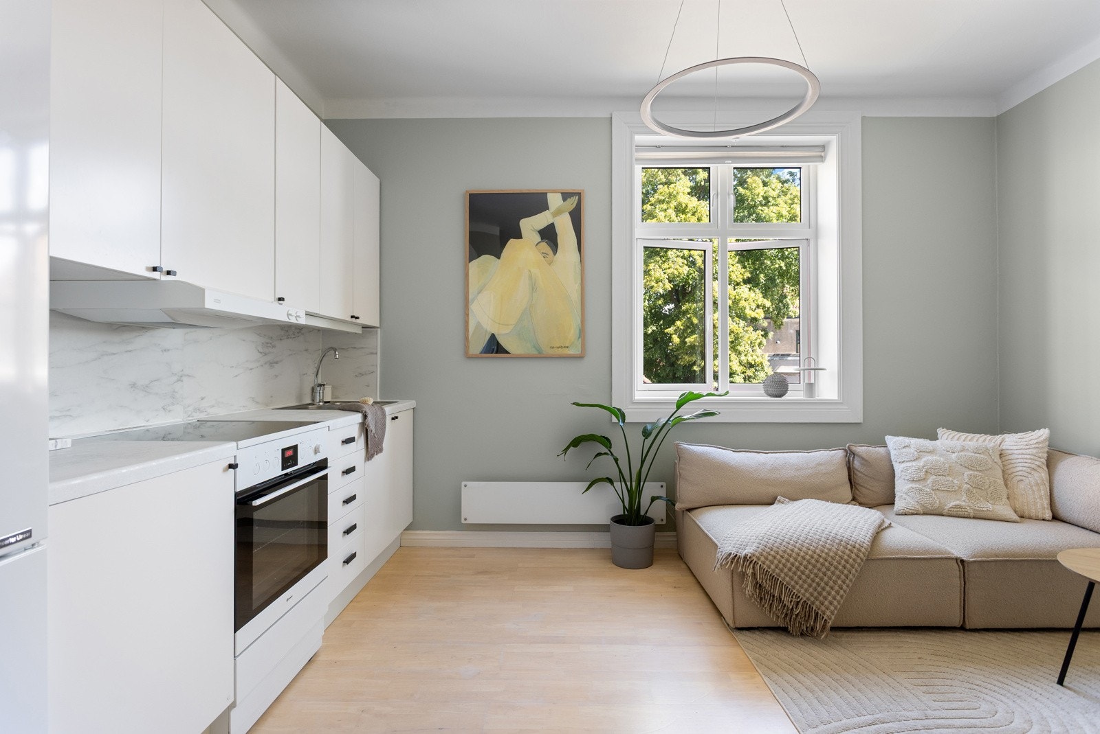 Leiligheten er overflatebehandlet og malt de siste årene. Galleribilde