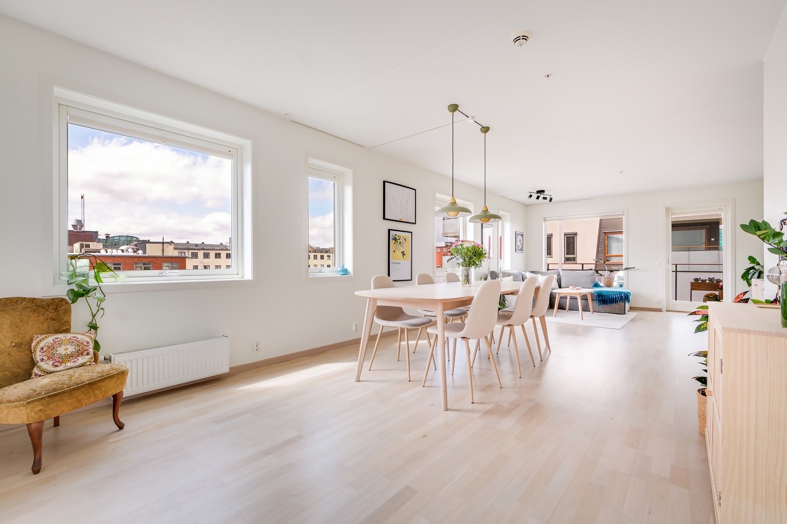 Har vi nevnt det fantastisk dagslys fra tre ulike himmelretninger? Galleribilde