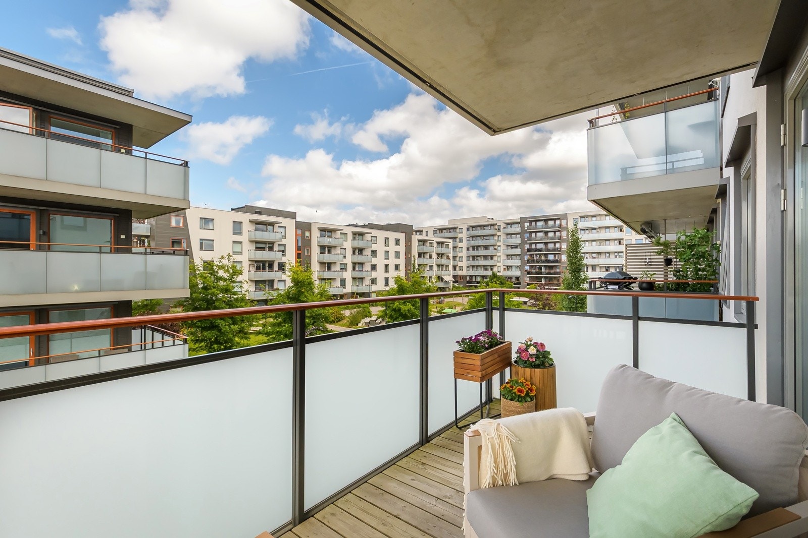 Leiligheten har to herlige balkonger. Dette er den største av de (ca. 8m²). Galleribilde