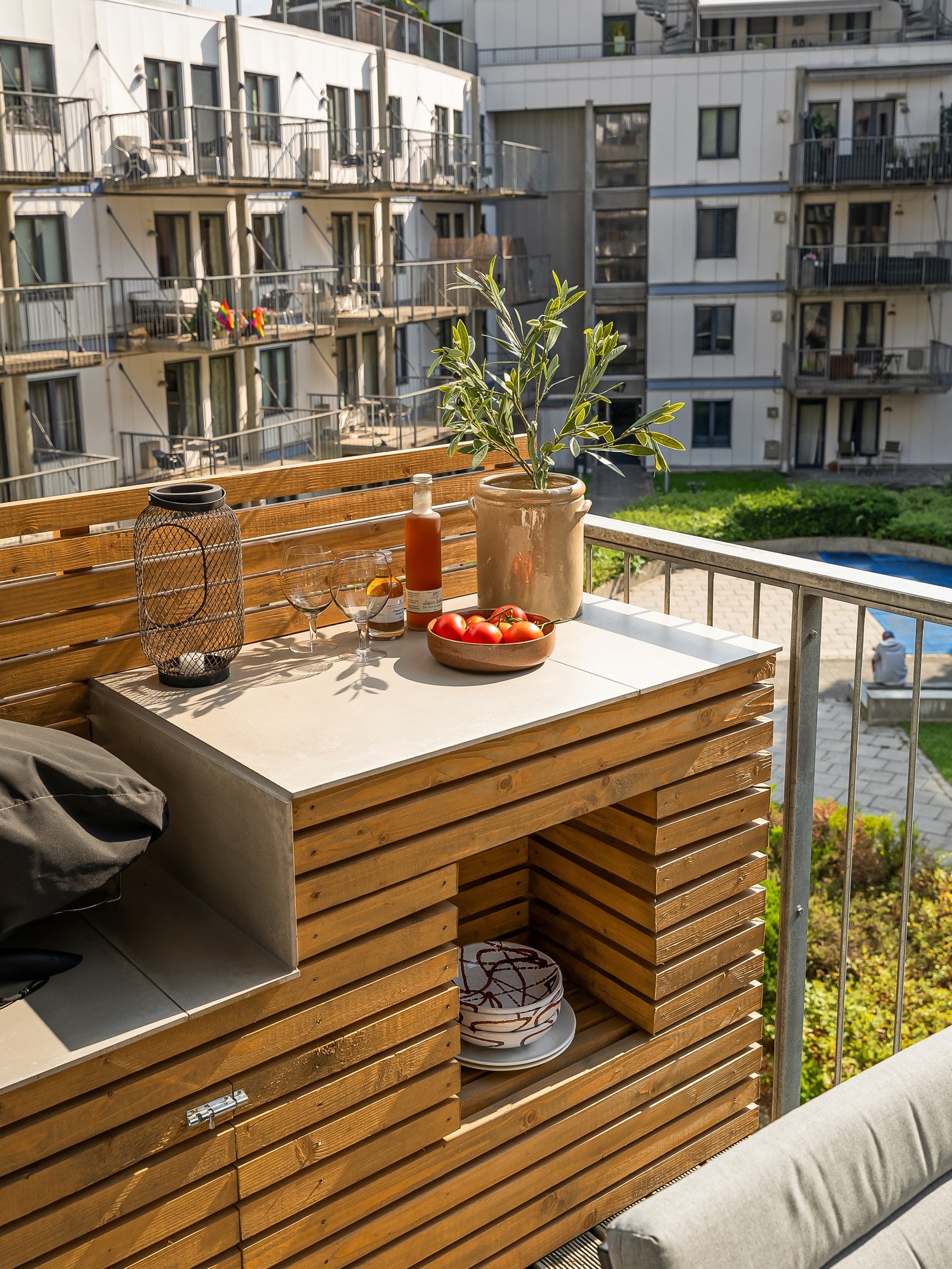 Plassbygget grillbenk Galleribilde