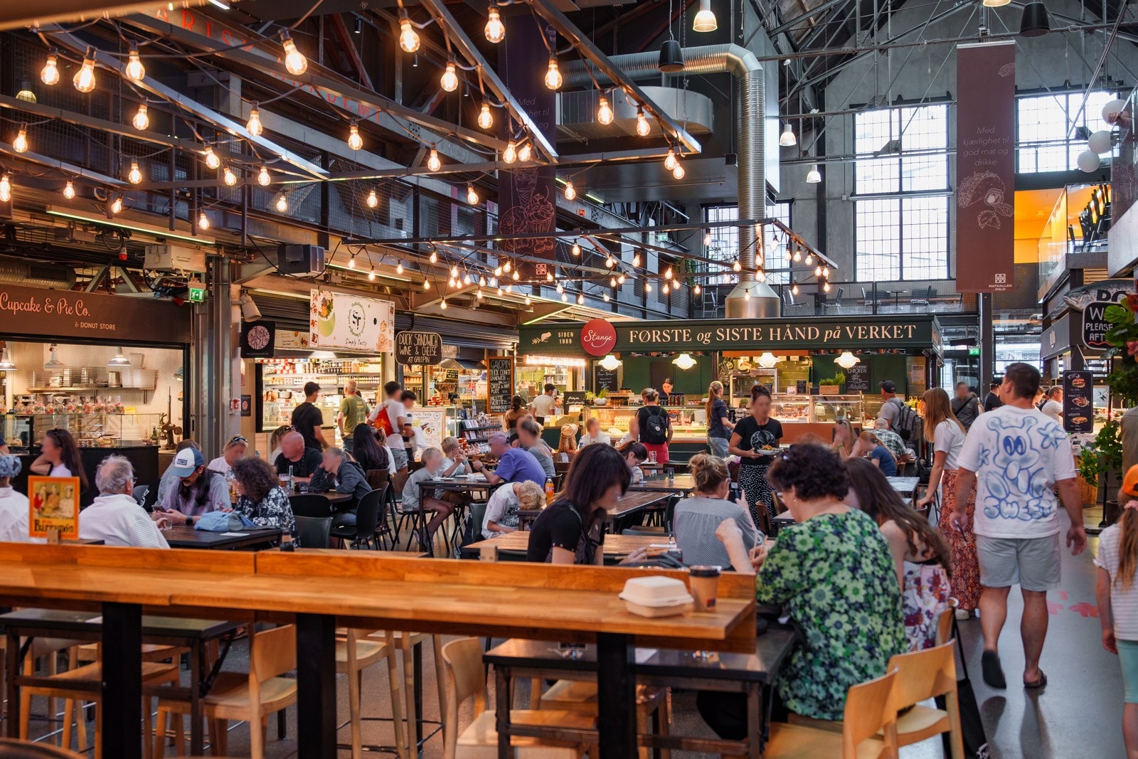 Nærområde - Mathallen på Vulkan Galleribilde