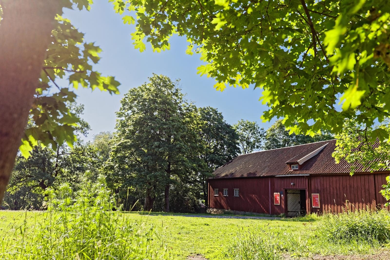 På Vøyenvolden gård finnes et hyggelig gårdstun med bl.a. kafé i helgene Galleribilde