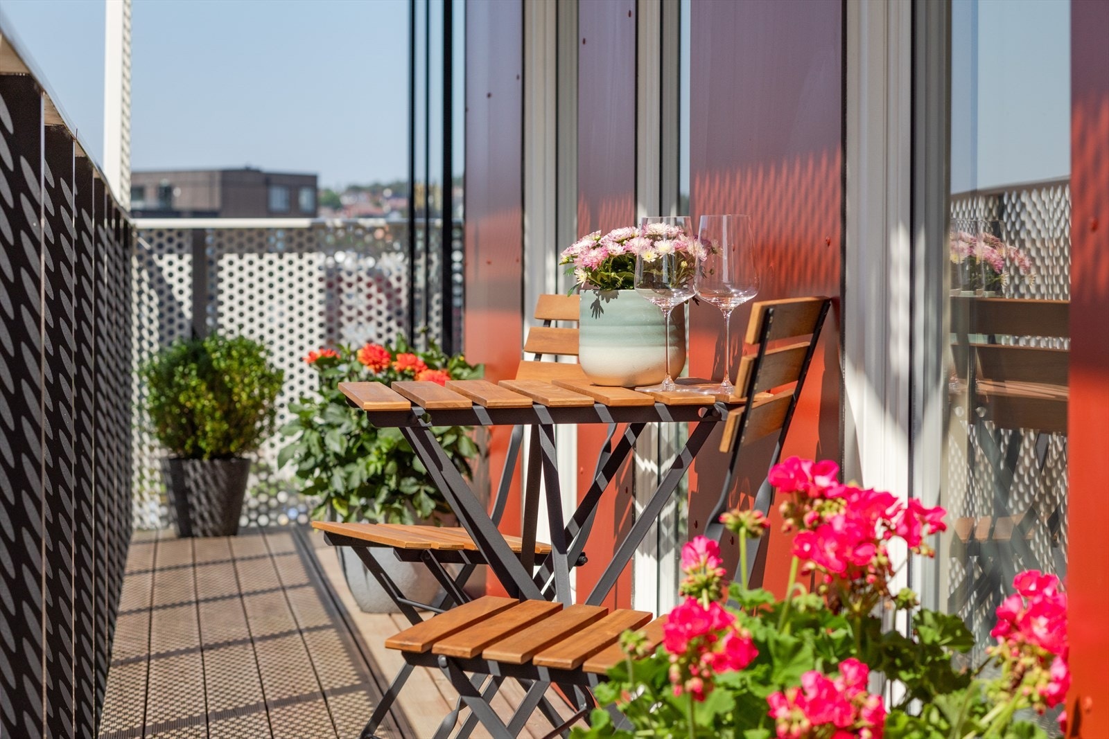 Her får man solen på formiddagen Galleribilde