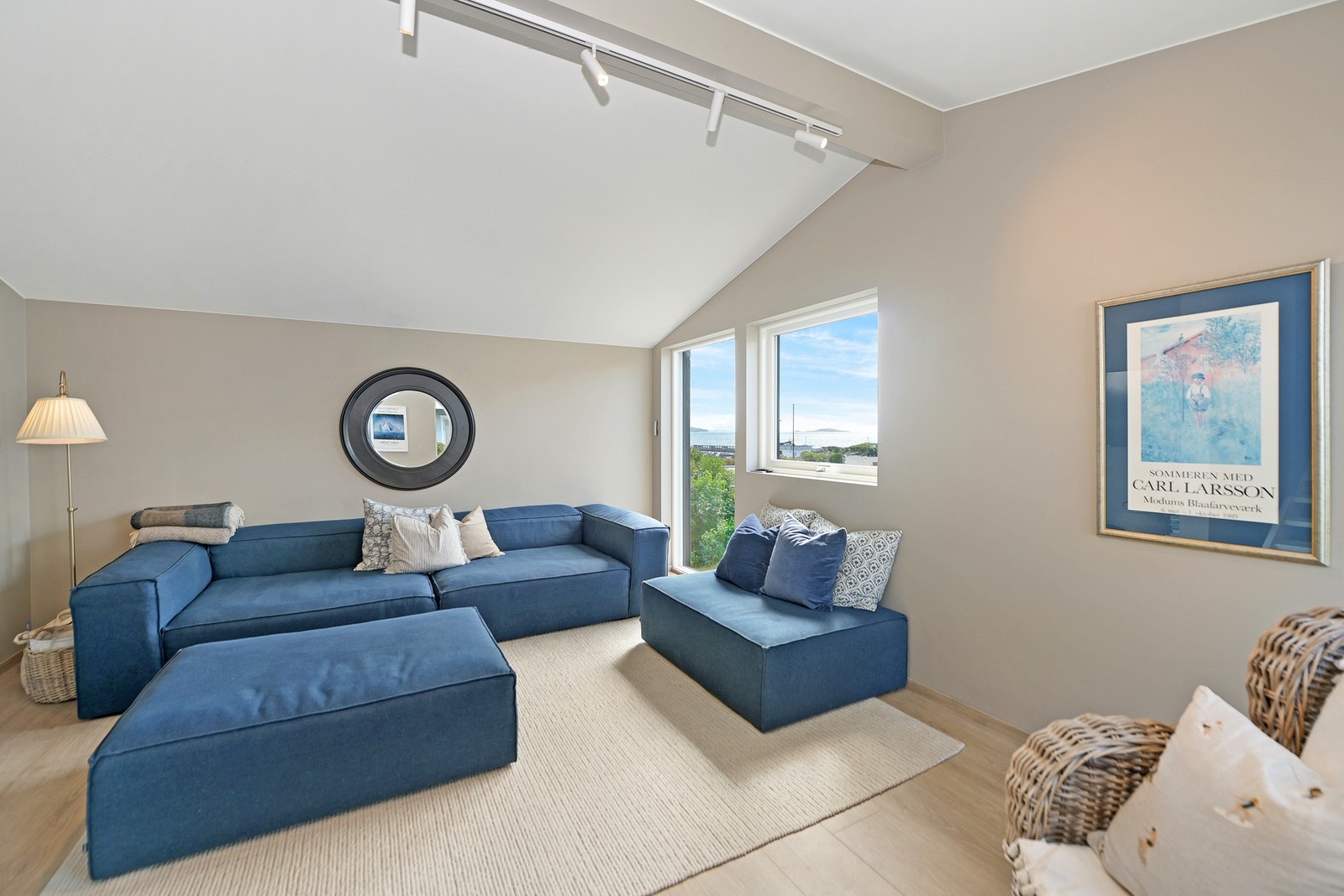 Har man barn eller ungdom i huset, vil de sannsynligvis gjøre dette til sin private sone - et sted å ta med venner hjem. Galleribilde