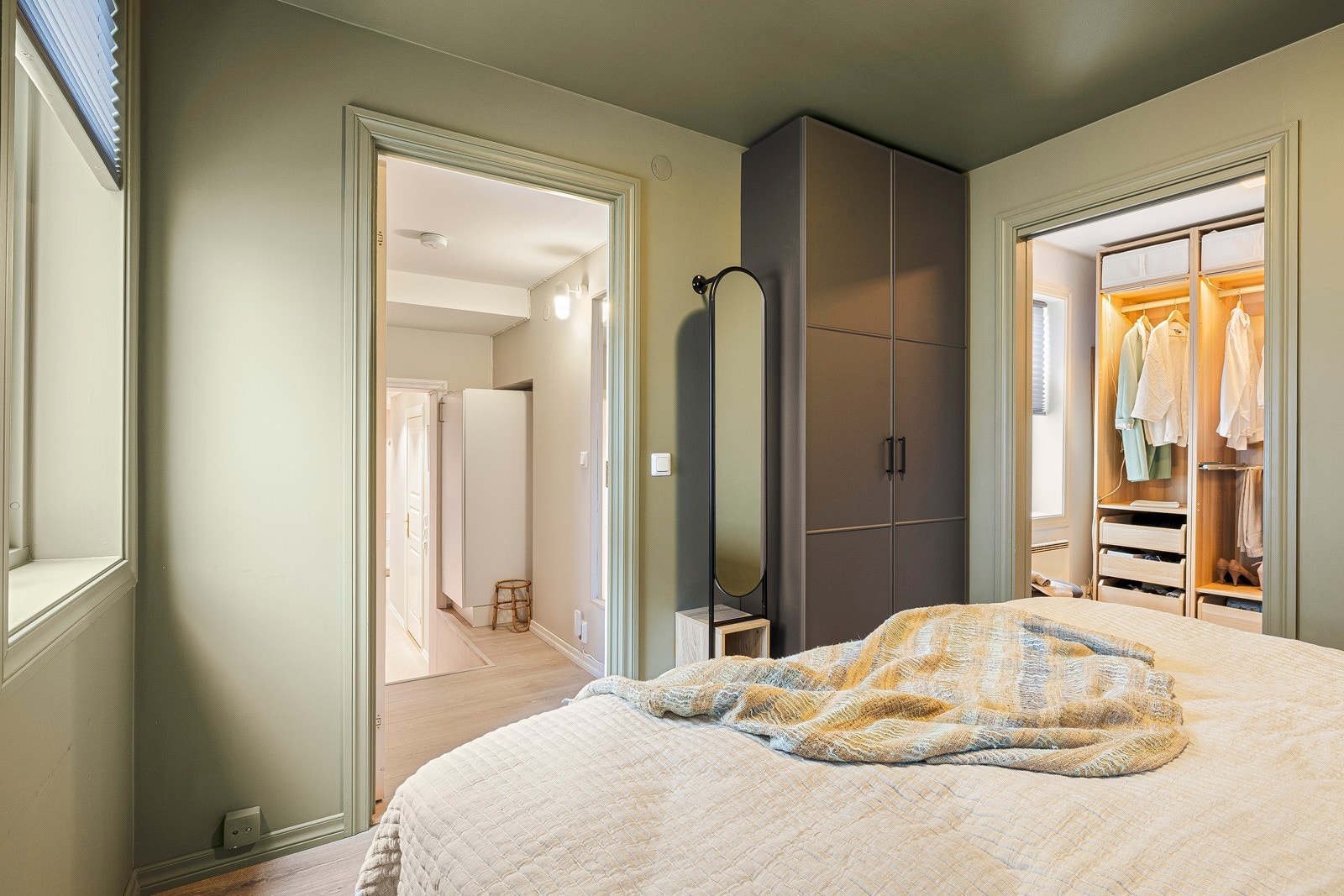 - Hovedsoverom og walk-in ble pusset opp i 2017 - Galleribilde
