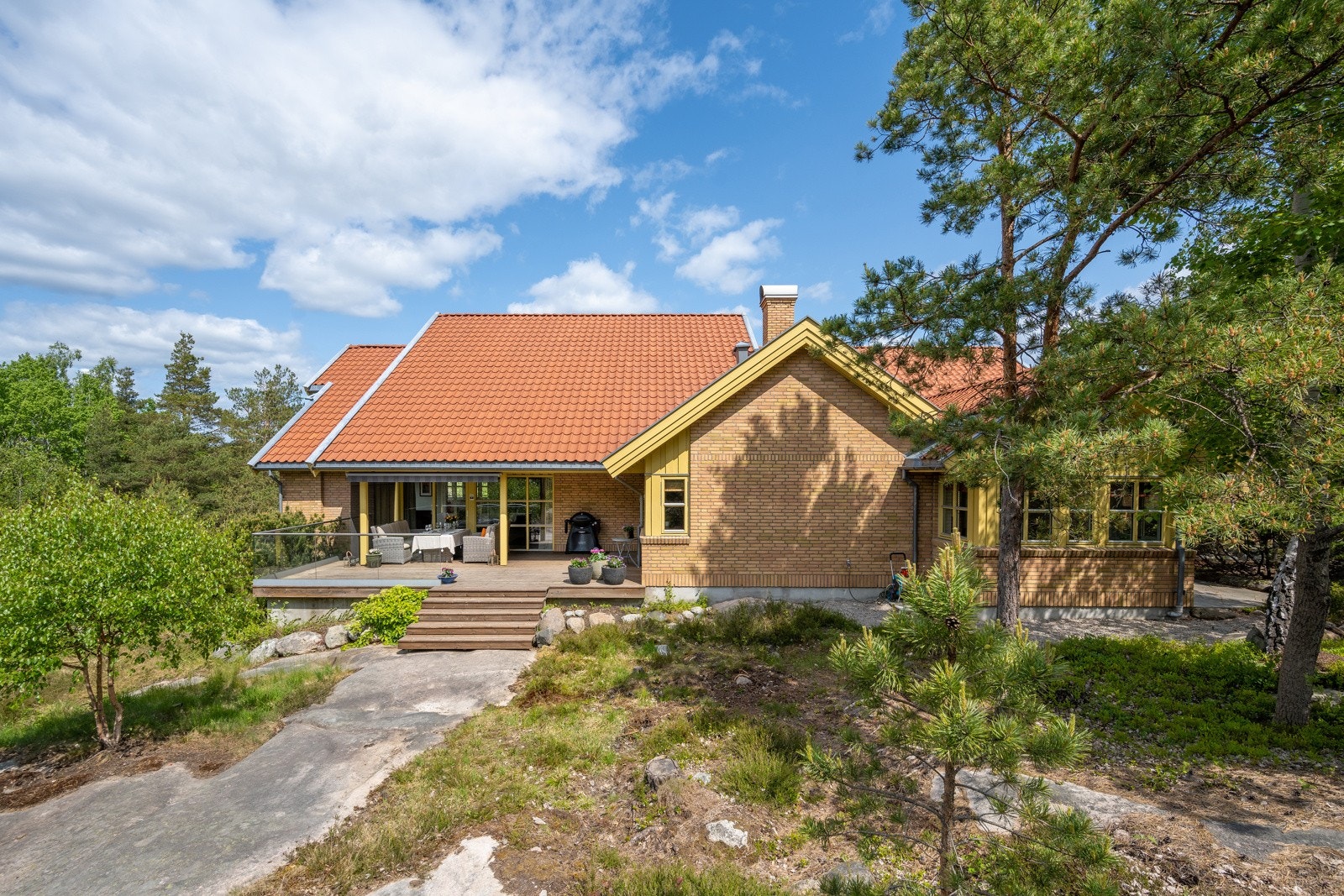 Velkommen til Topasveien 9, fantastisk beliggende på Moenfeltet Galleribilde