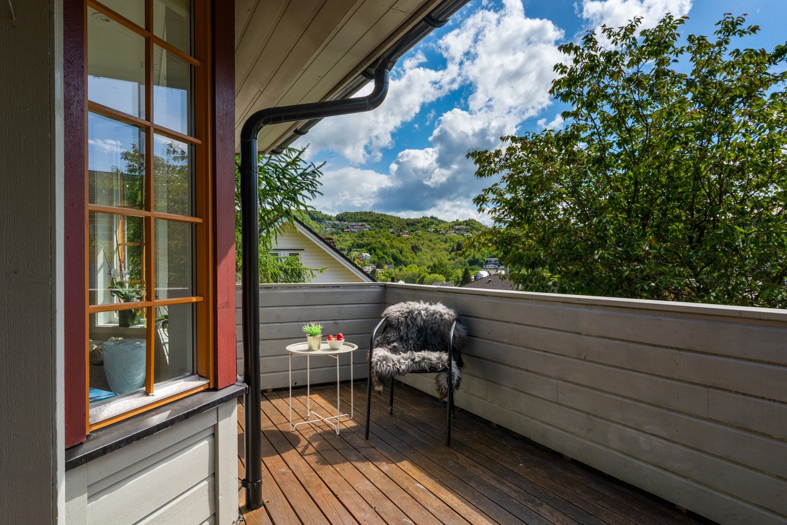 God plass til å møblere med utesofa. Galleribilde