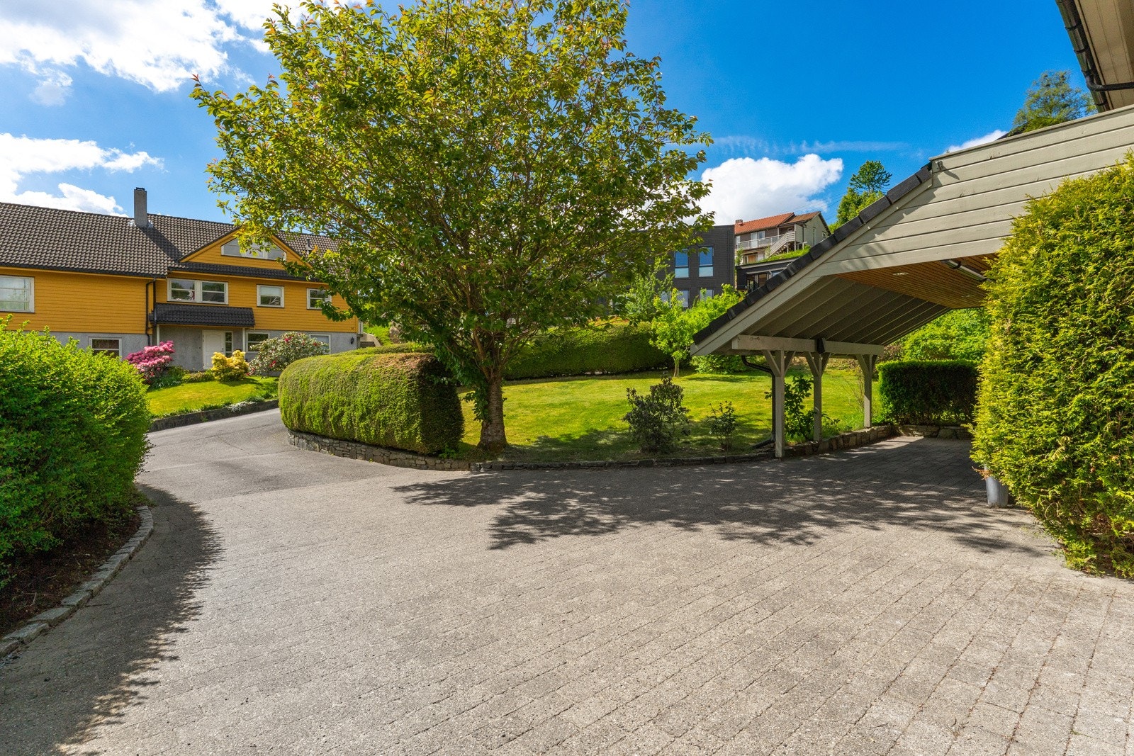 Koselig og godt vedlikeholdt uteområde. Galleribilde