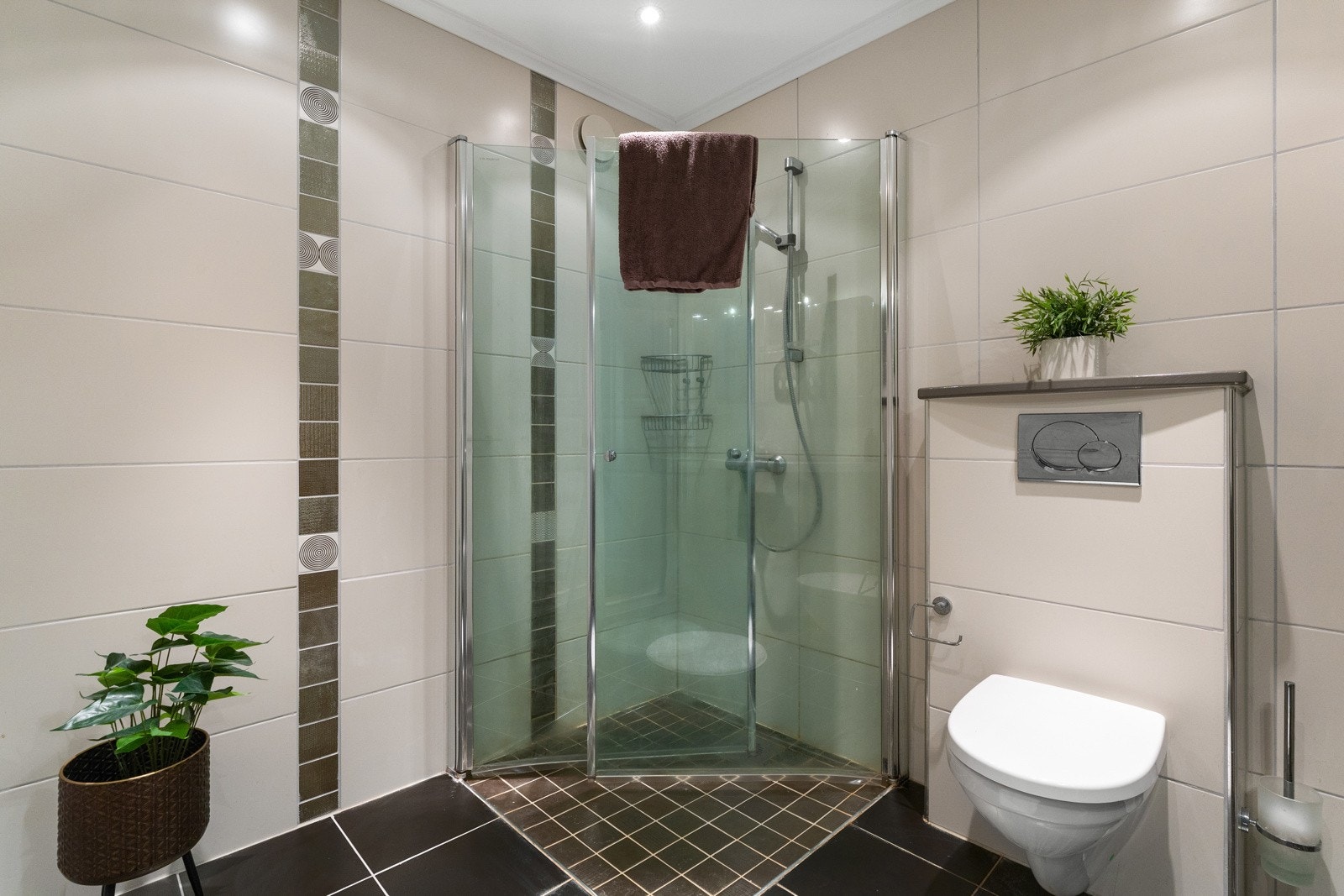 I underetasjen finner en boligens andre bad. Galleribilde