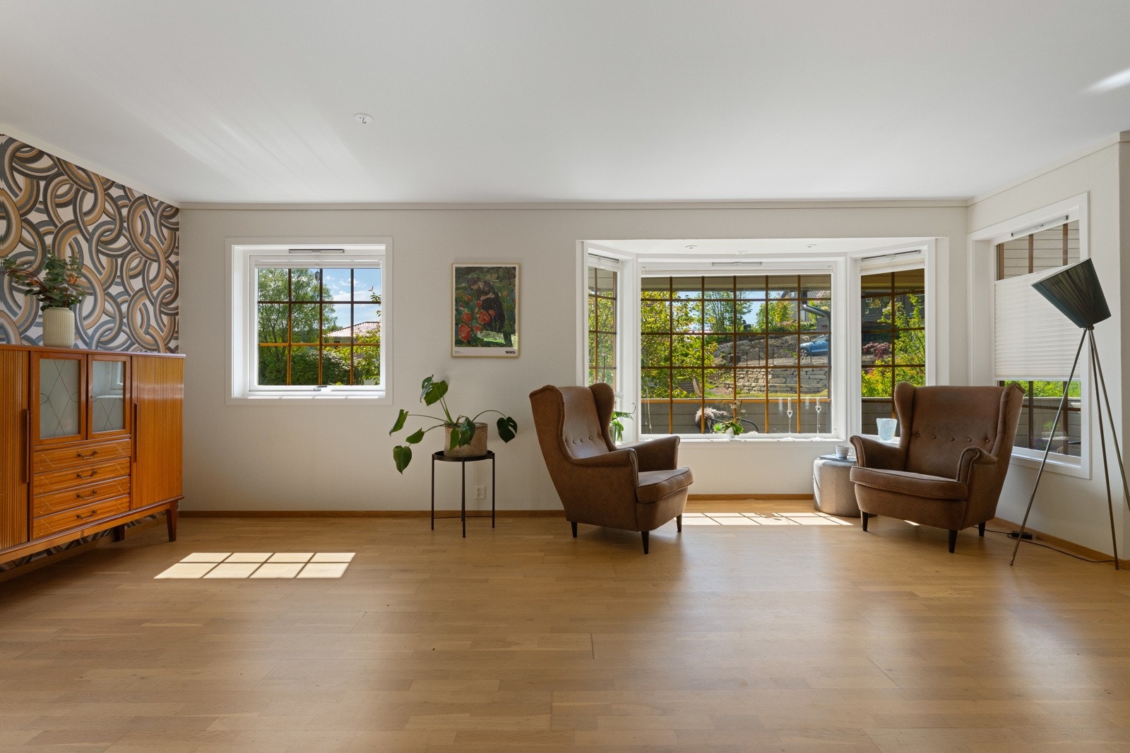 I stuen har en møbleringsfrihet i flere hjørner. Galleribilde