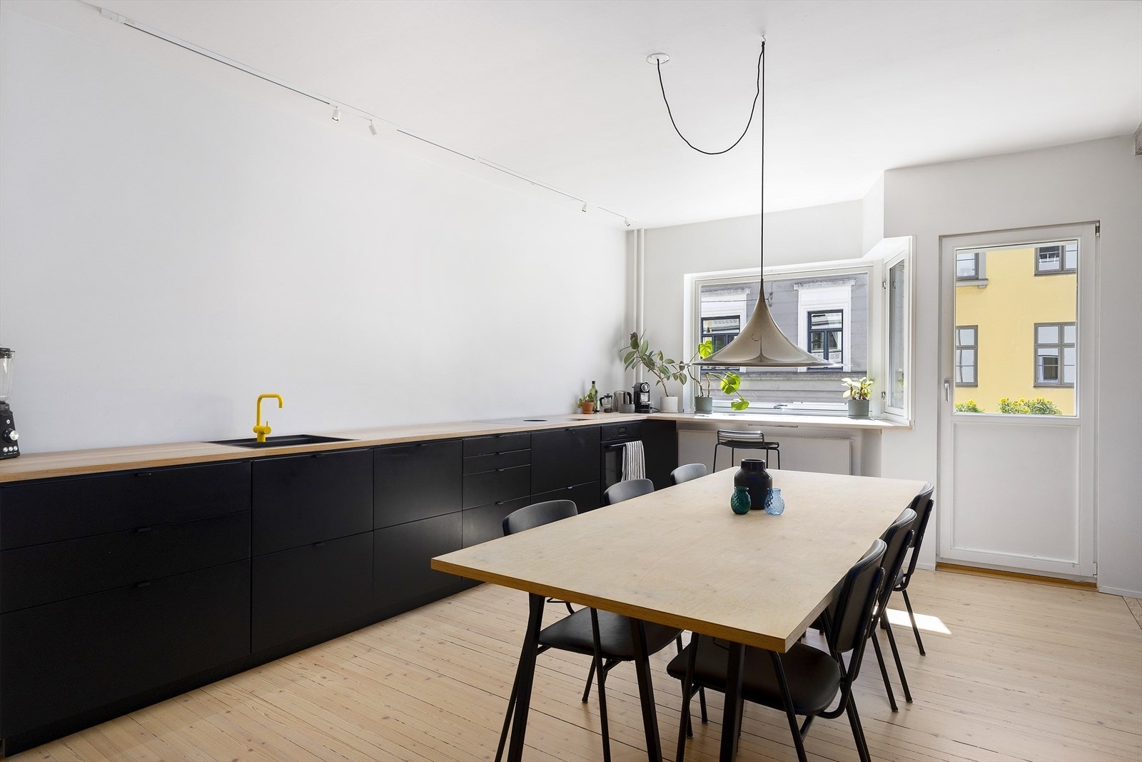 Praktiske løsninger som komfyrvakt og automatisk vannstopper er installert. Galleribilde