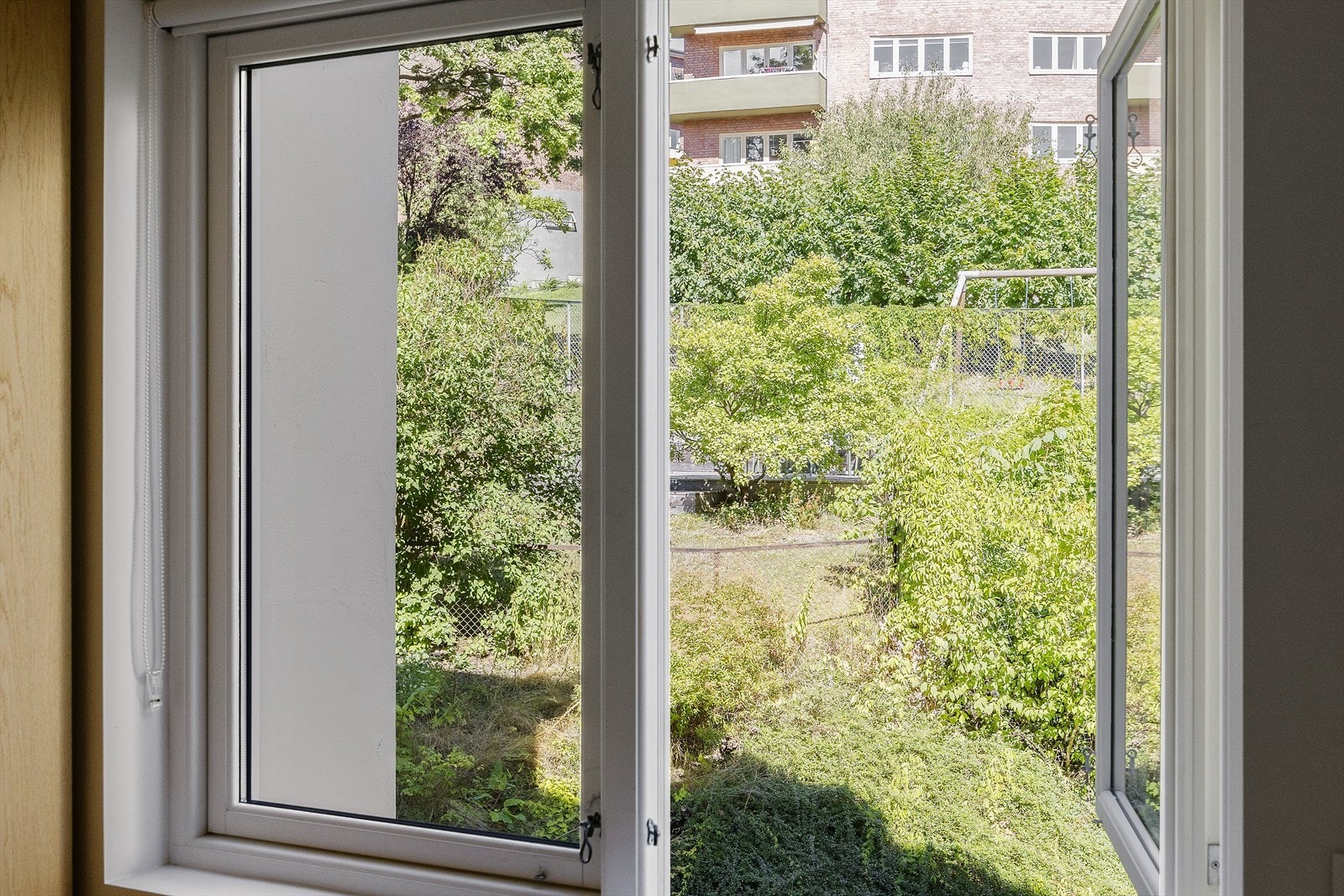 Frodig utsyn fra soverommene. Et perfekt rom for ro og avslapning. Galleribilde