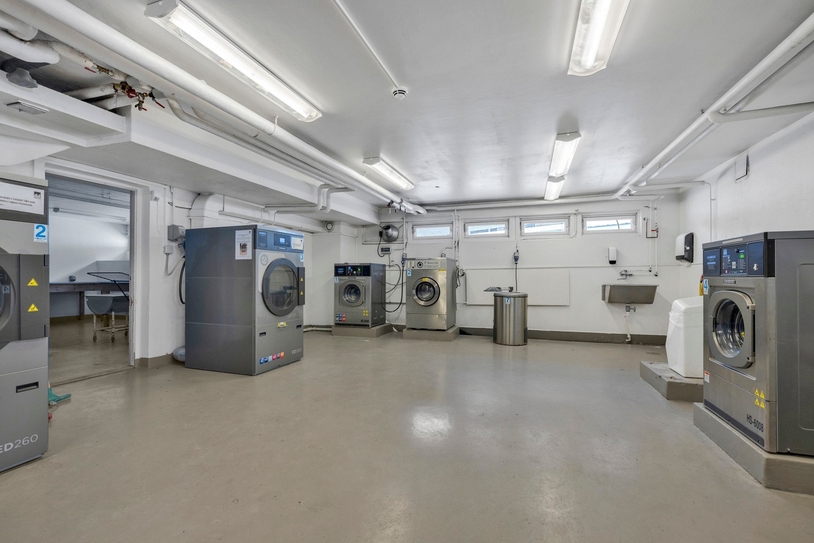 Meget praktisk fellesvaskeri for beboere Galleribilde