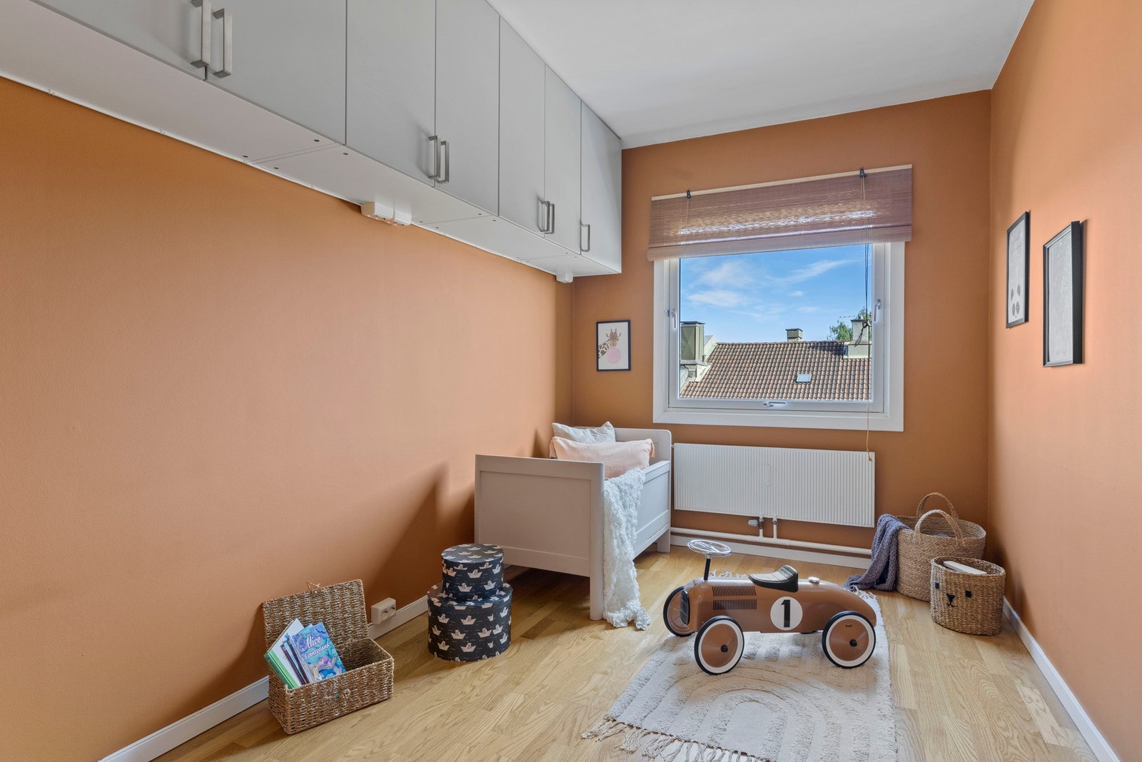 Soverom 2 er også av god størrelse med plass til dobbeltseng om ønskelig Galleribilde